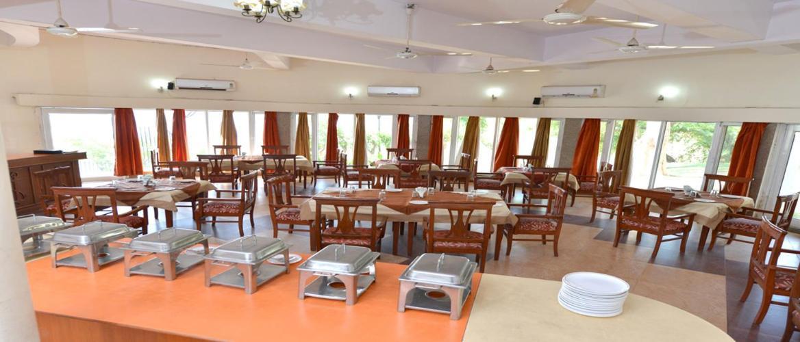 Hotel Saras Tourist Gurgaon