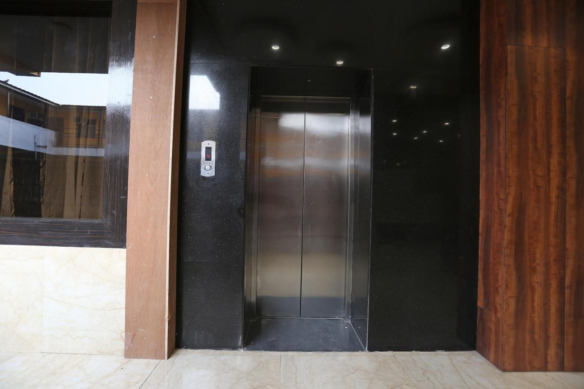 O Samrat Hotel