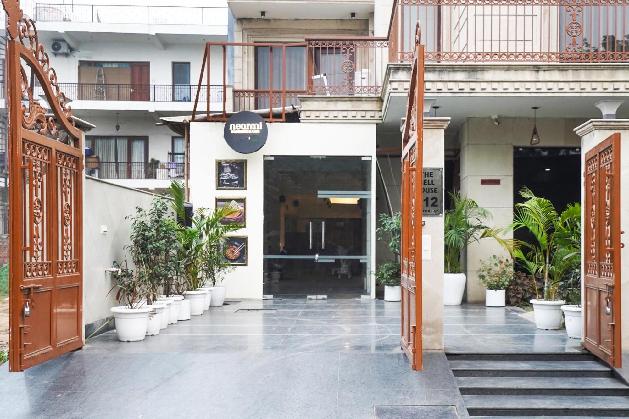 Hotel Super Townhouse Sector 47 Near Medanta