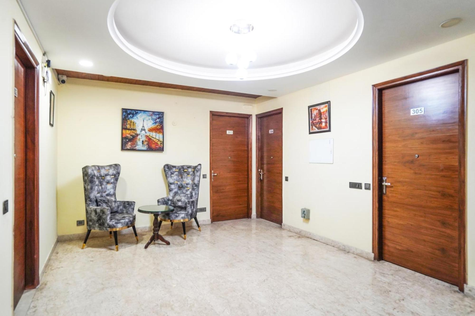 Super Townhouse Sector 47 Near Medanta Hotel Gurgaon
