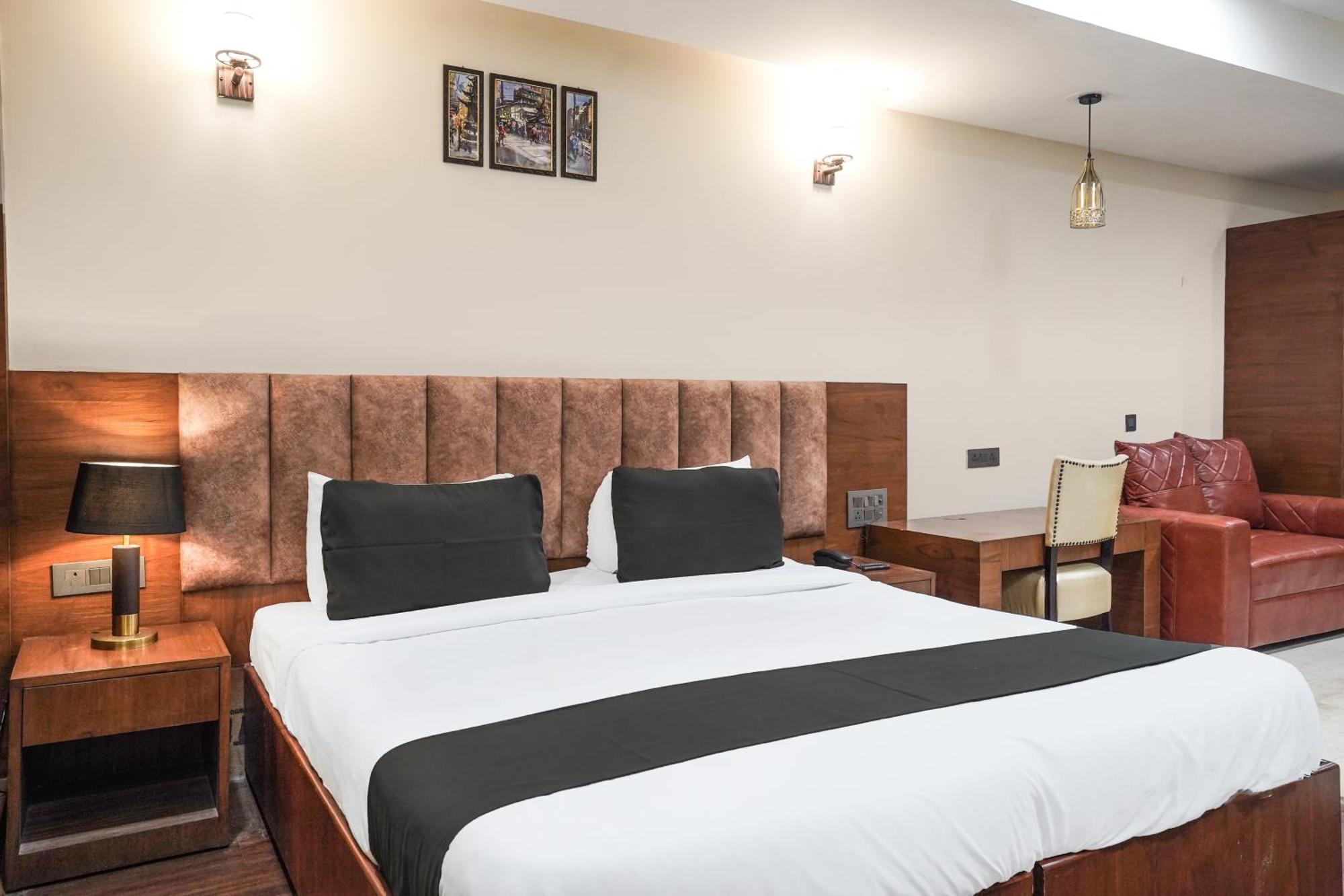 Super Townhouse Sector 47 Near Medanta Hotel Gurgaon