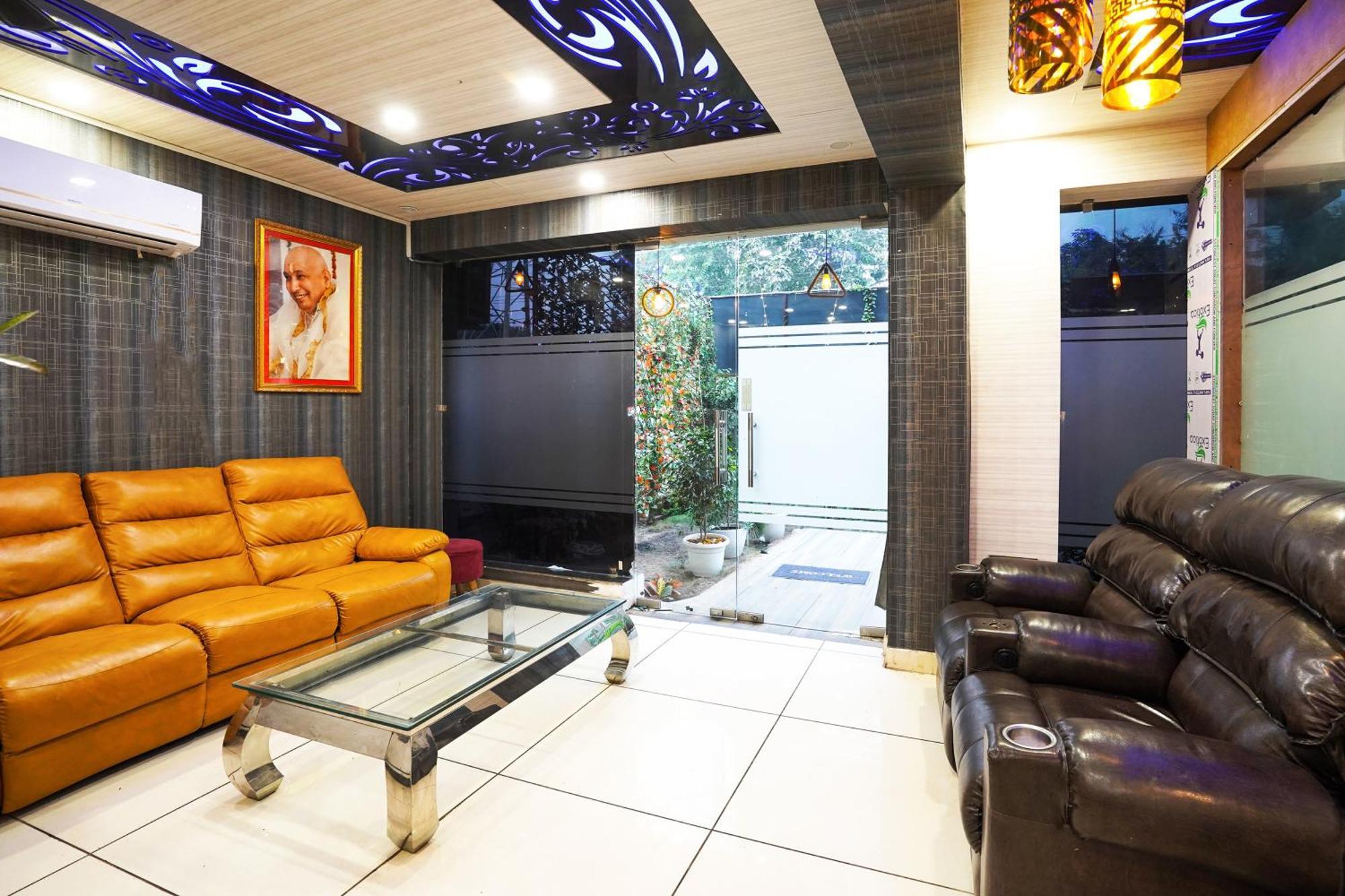 Super Townhouse Sector 47 Near Medanta Gurgaon