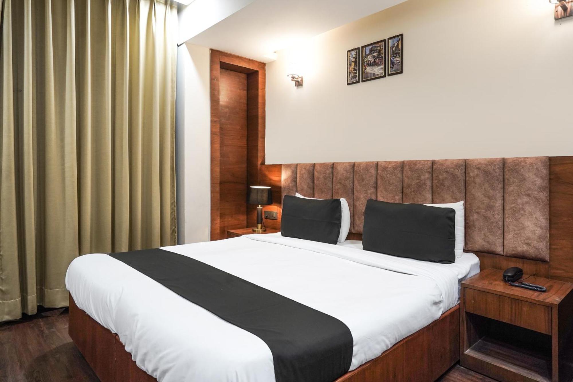 Super Townhouse Sector 47 Near Medanta 4*