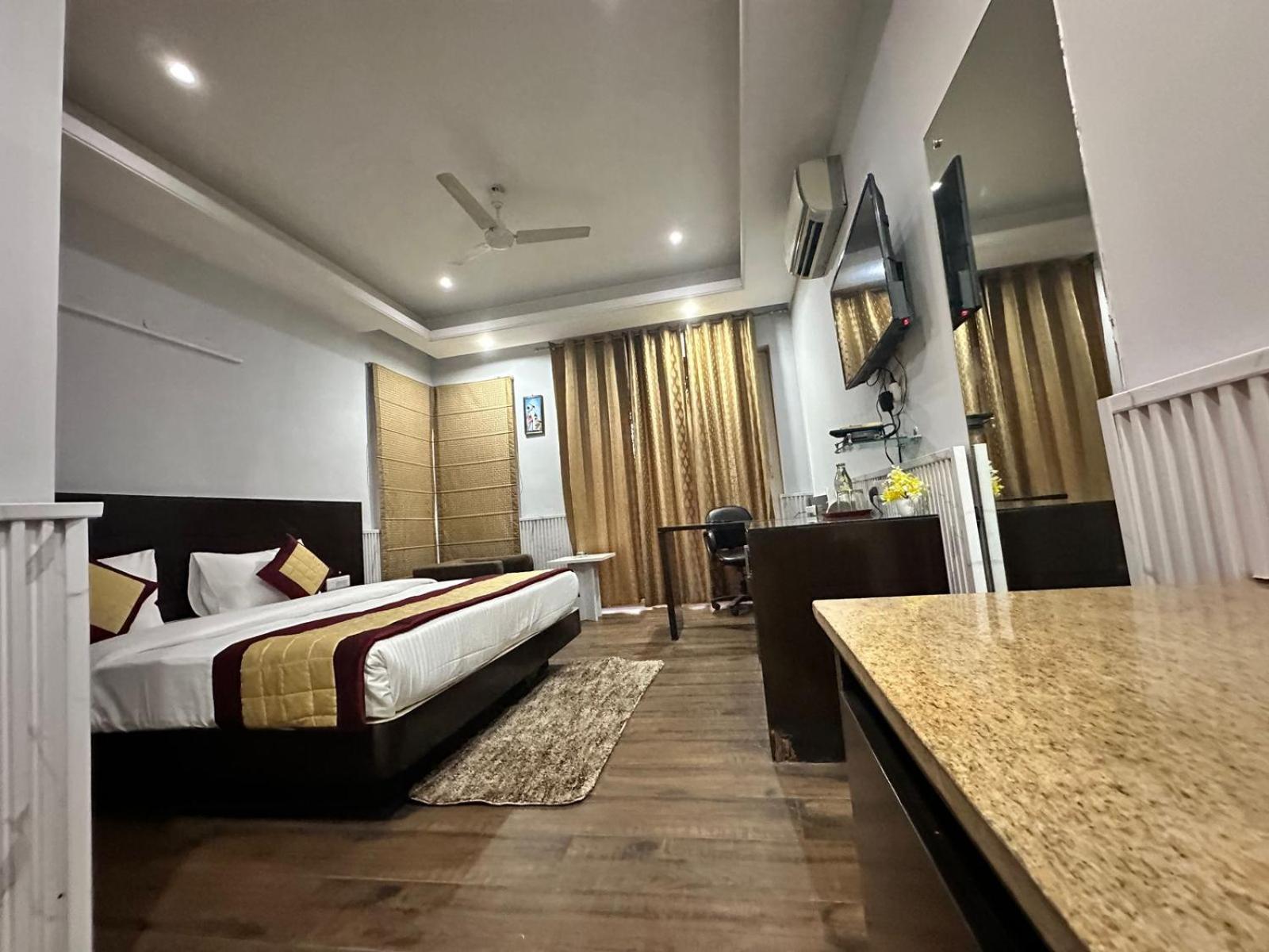 Vrresidency Guest house *