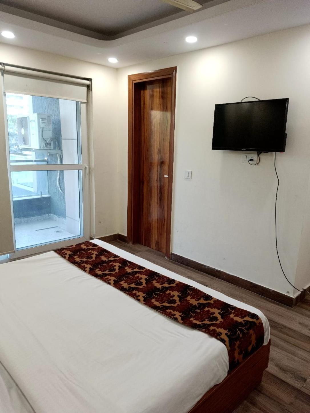 Hotel O2 3*