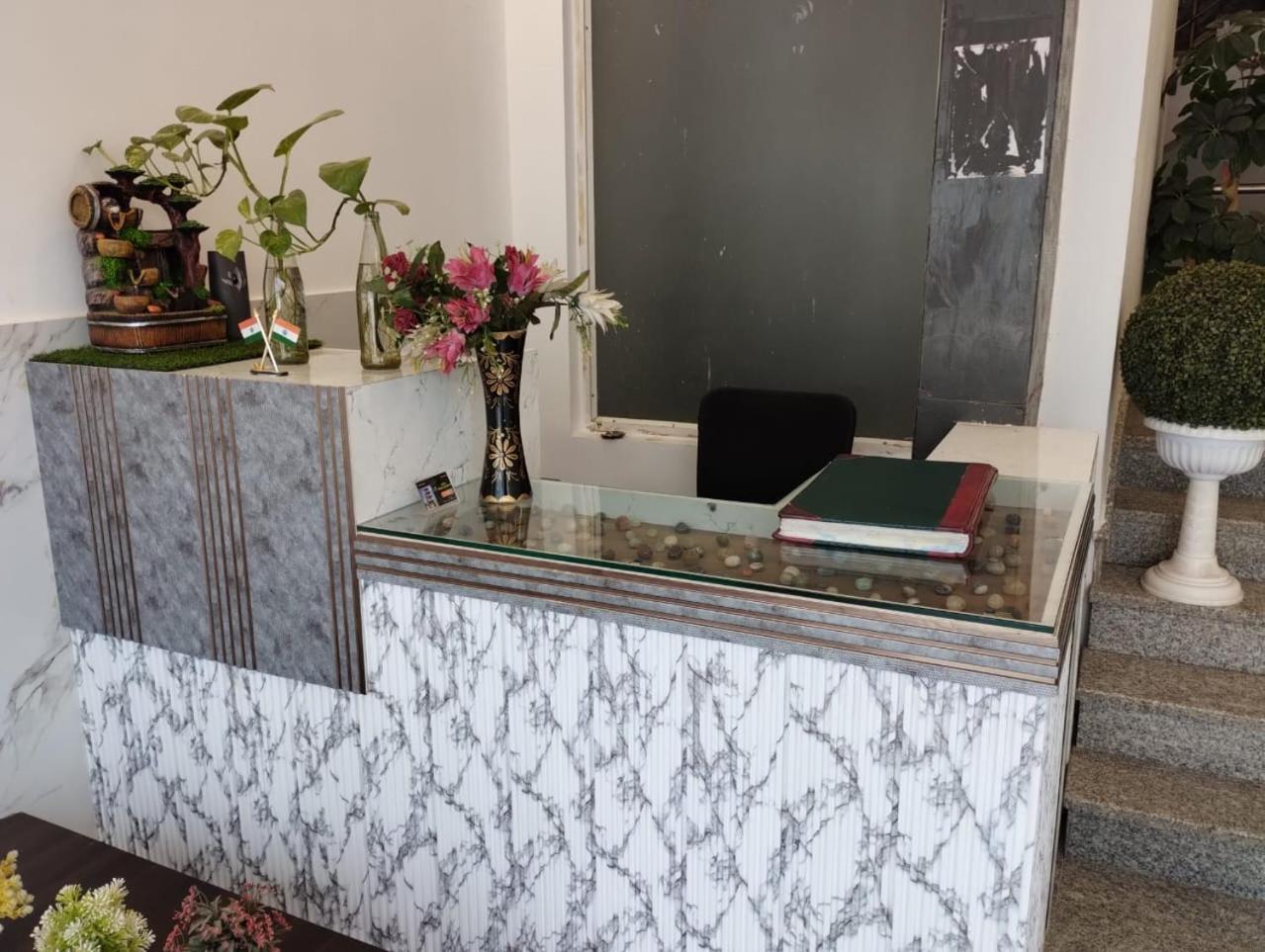 Hotel Rajvansh Palace Gurgaon