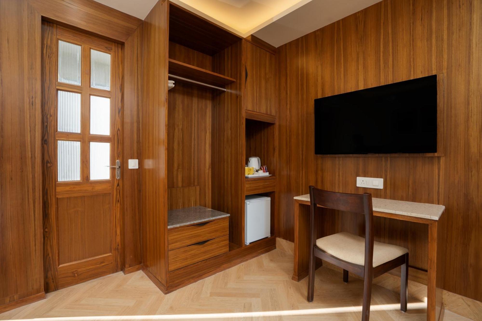 Hotel Bloom Boutique Sector 45 Gurgaon