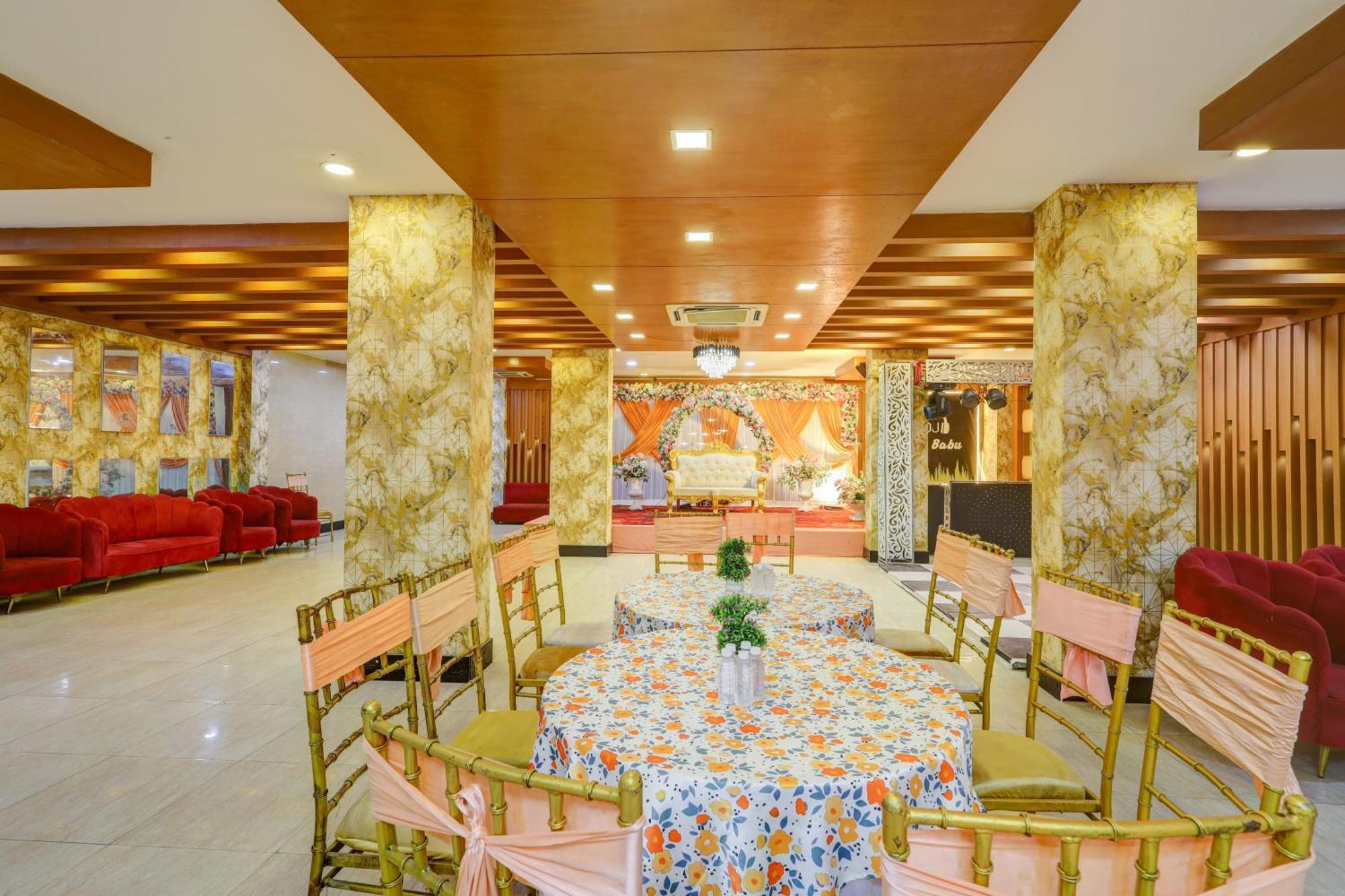 Wedlock Premium Huda Hotel *