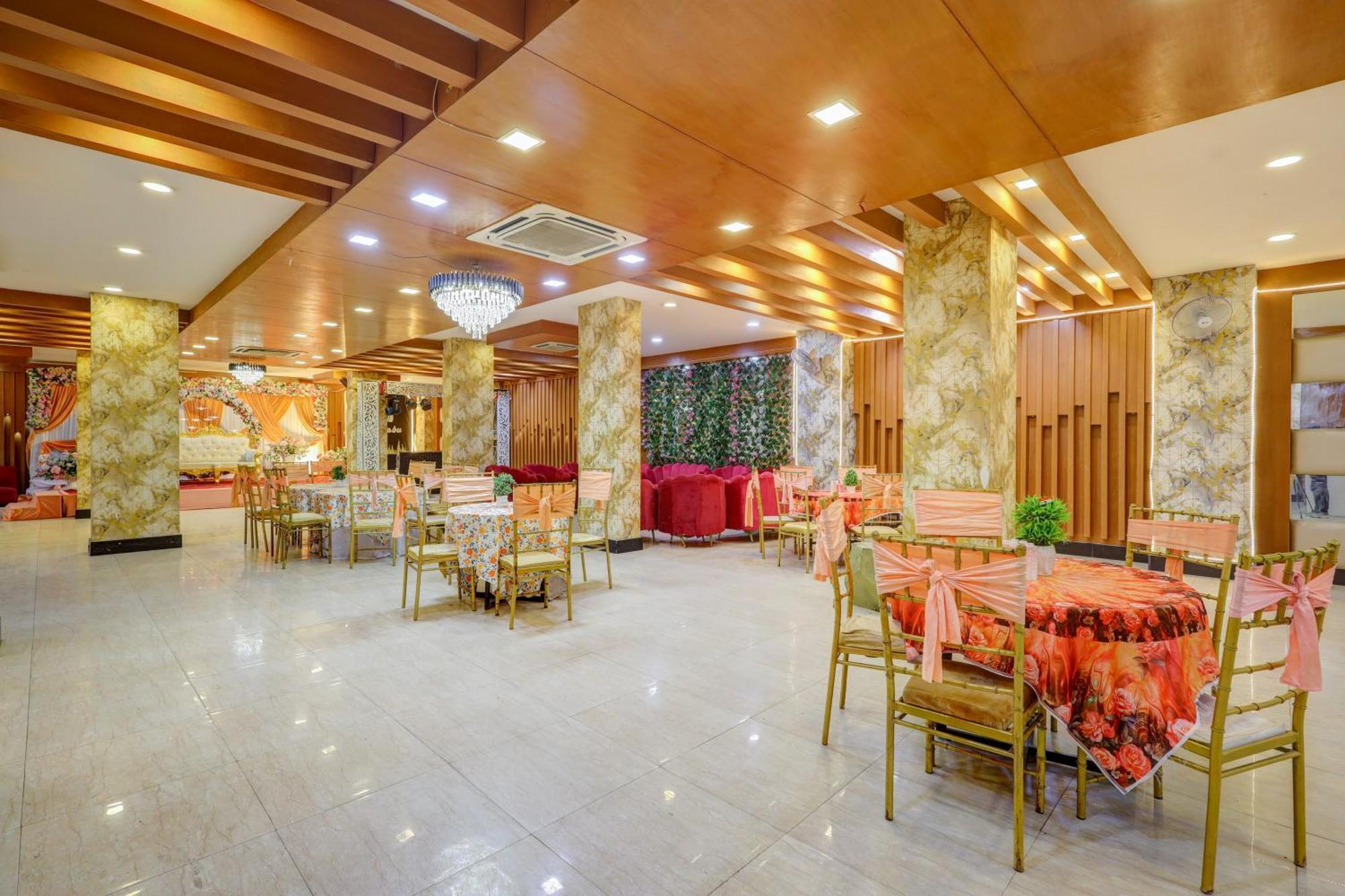 Wedlock Premium Huda Hotel Gurgaon