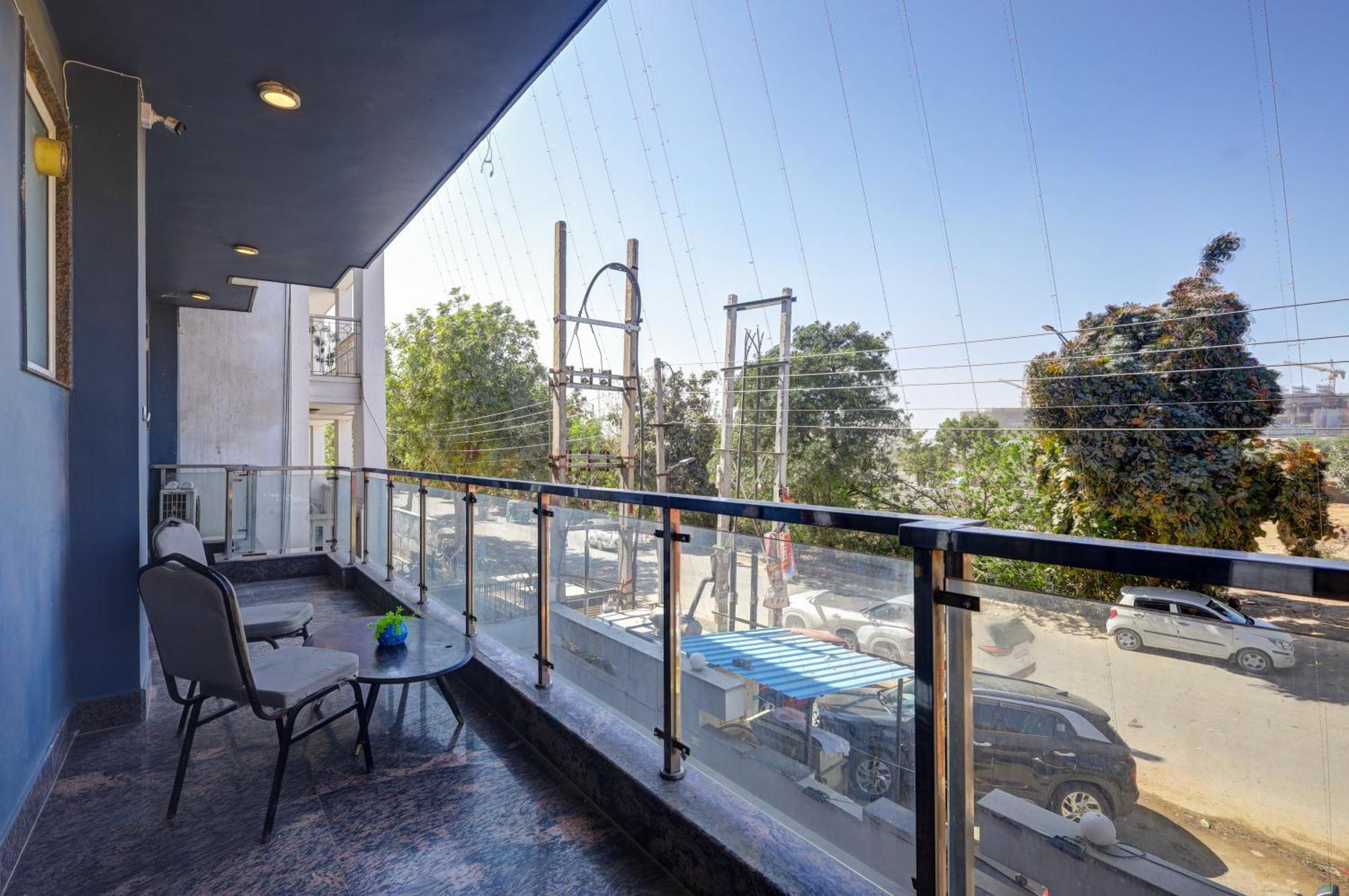 Hotel Wedlock Premium Huda Gurgaon
