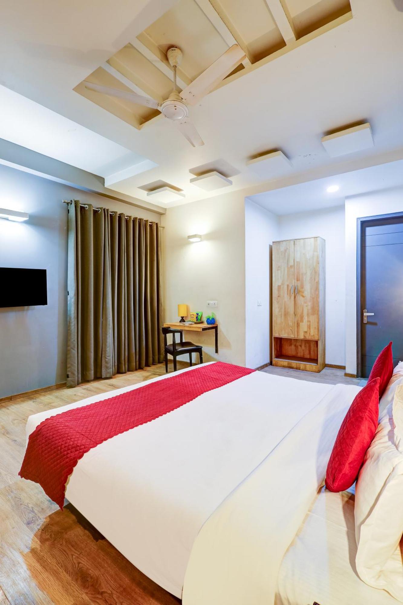 Hotel Wedlock Premium Huda *