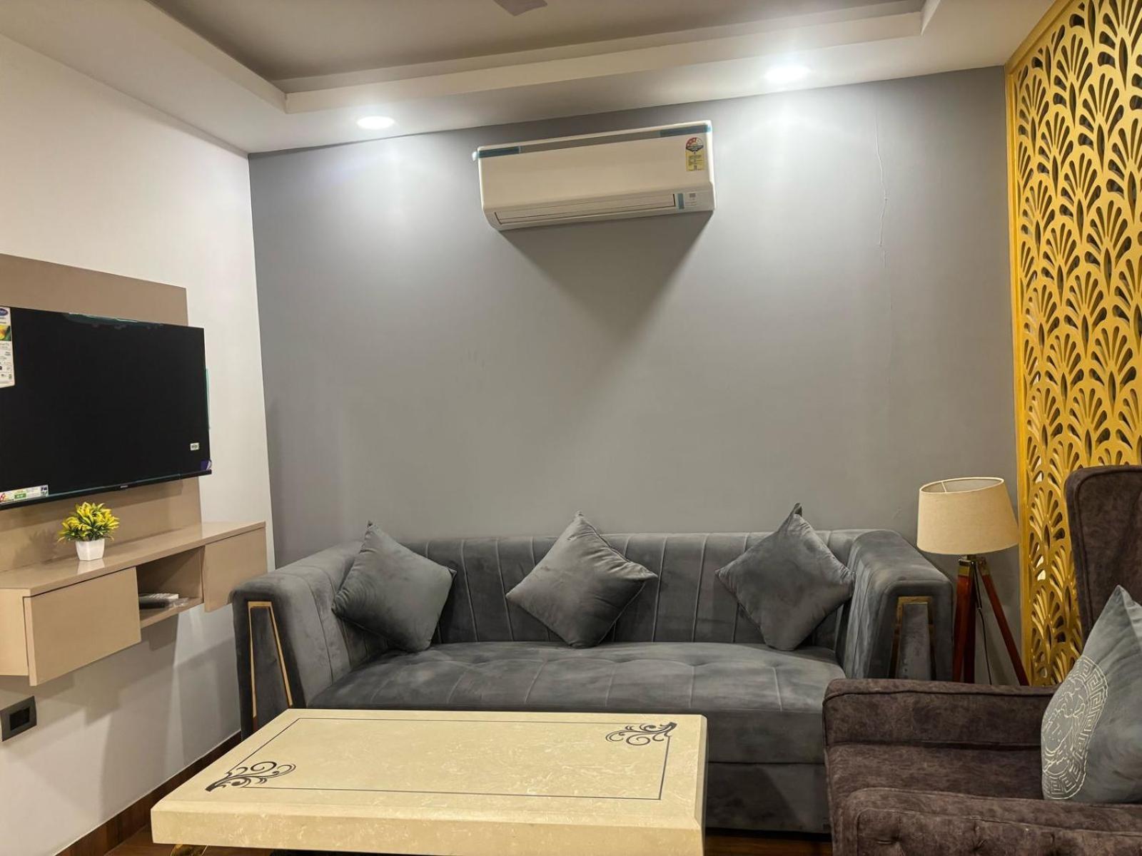 Luxury Living Expert Fully Furnished