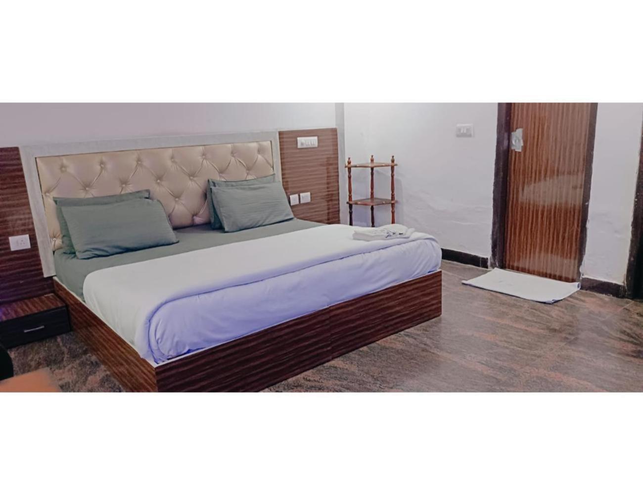 Singh Residency , Homestay