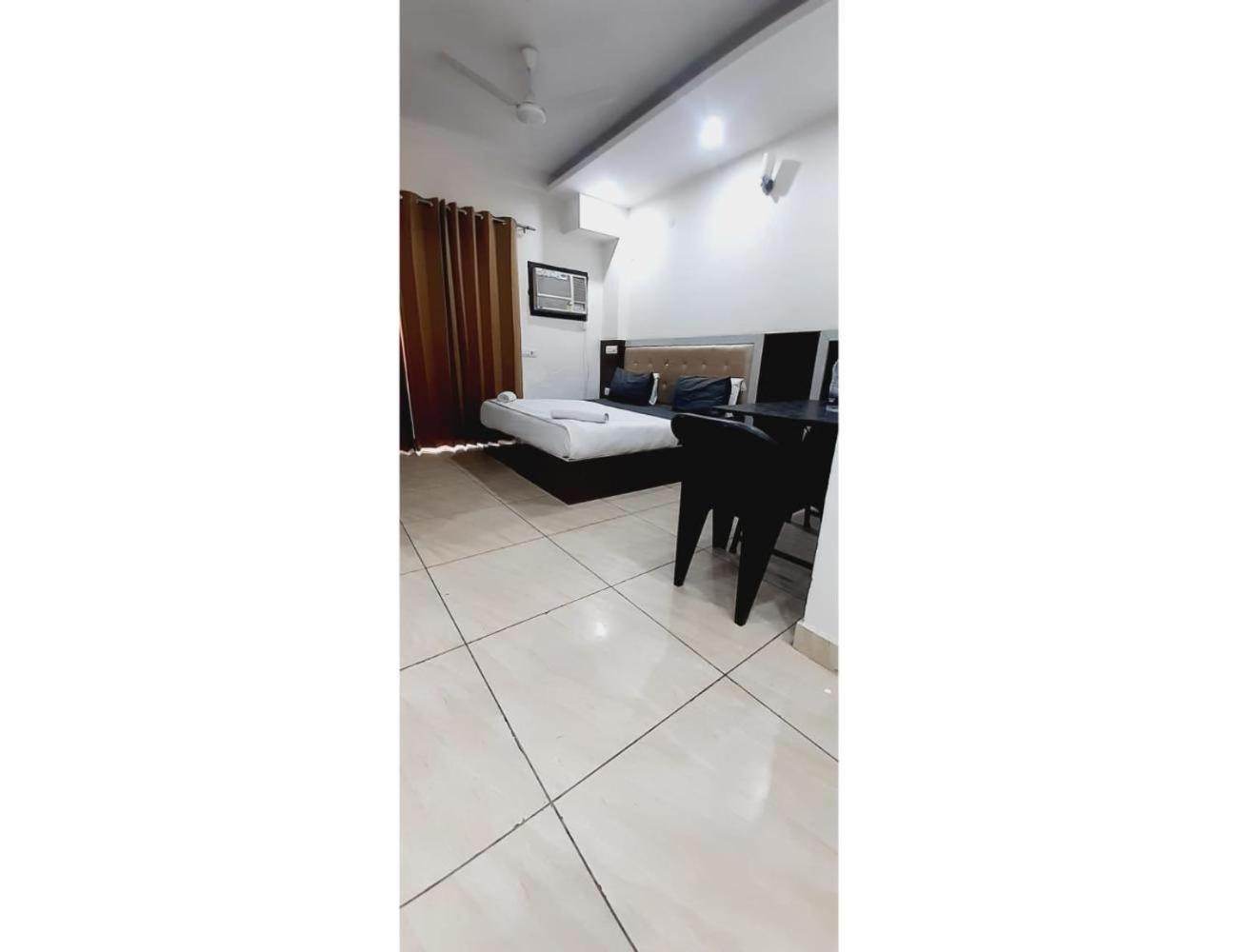 Singh Residency , Homestay *