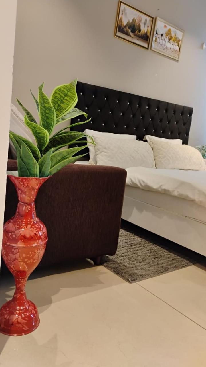 Apartment High-rise