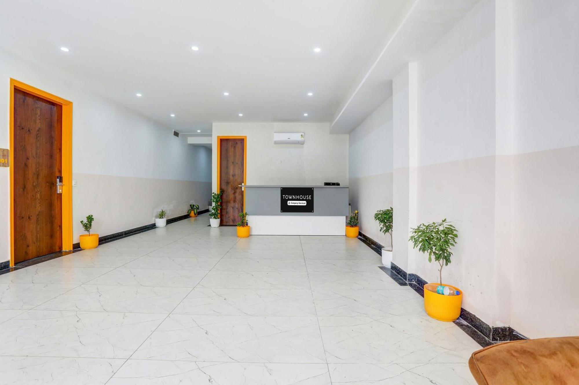 Hotel Super Townhouse Sector 69 Gurgaon