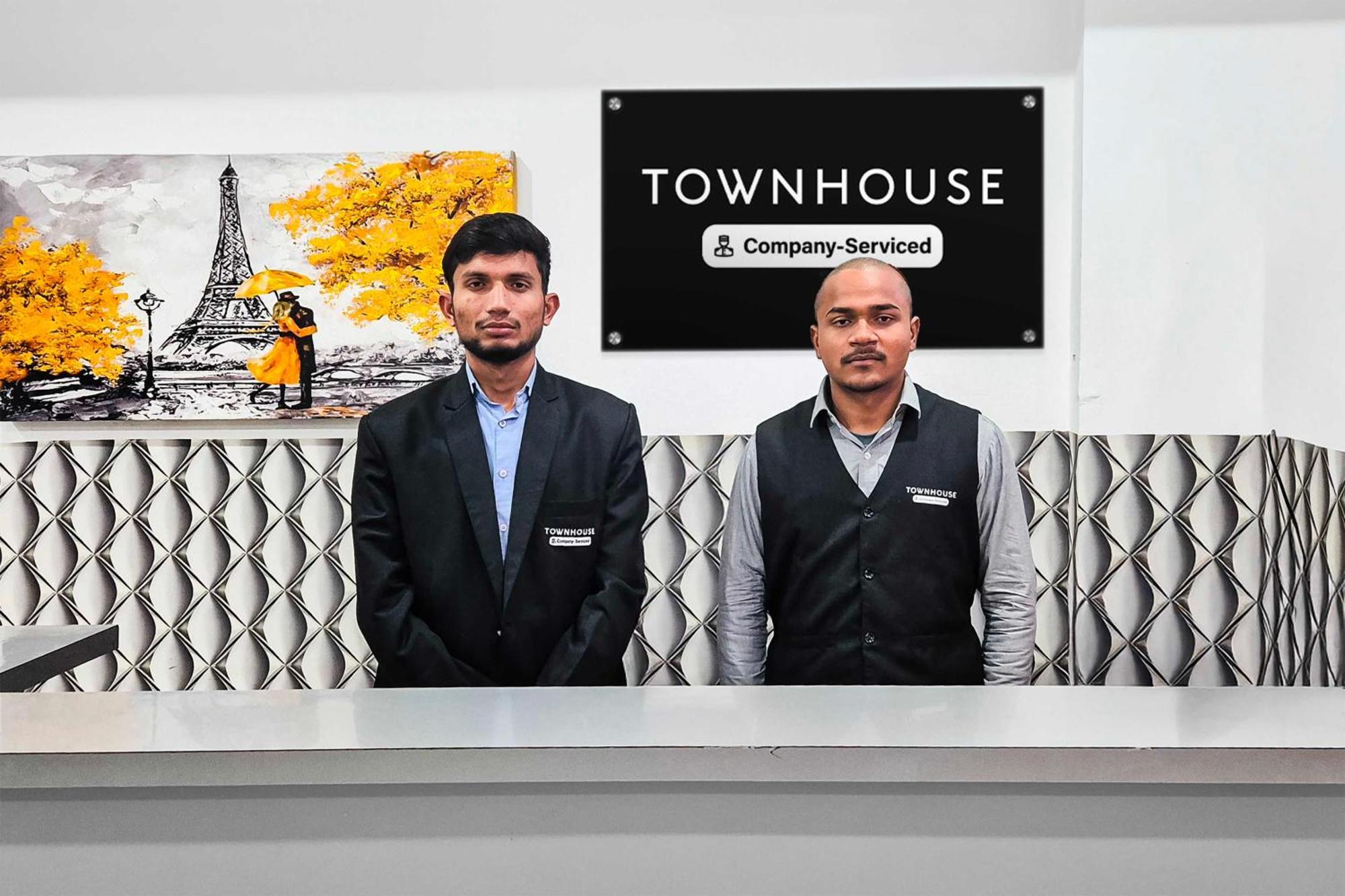Super Townhouse Sector 69 3*