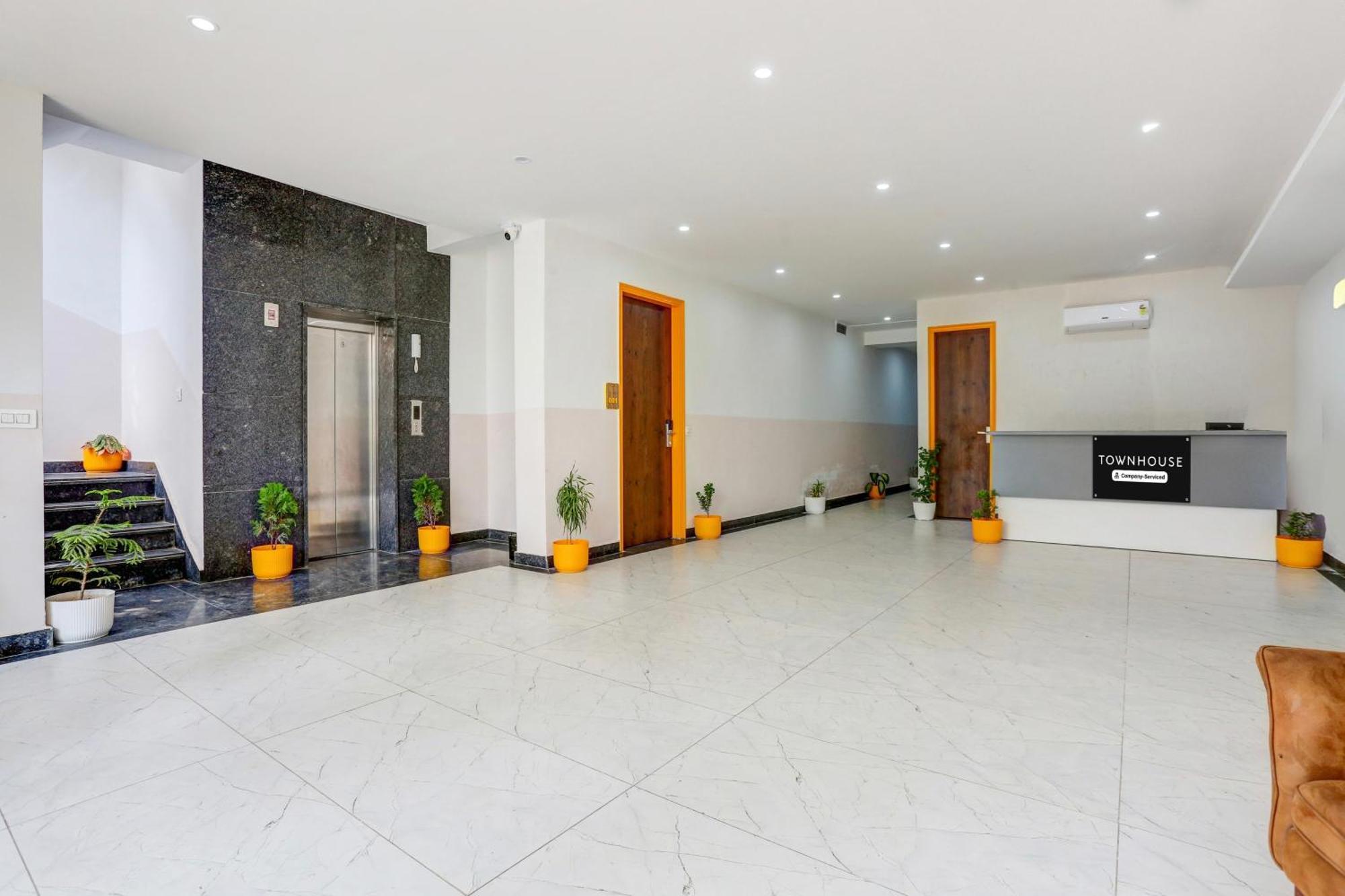 Hotel Super Townhouse Sector 69