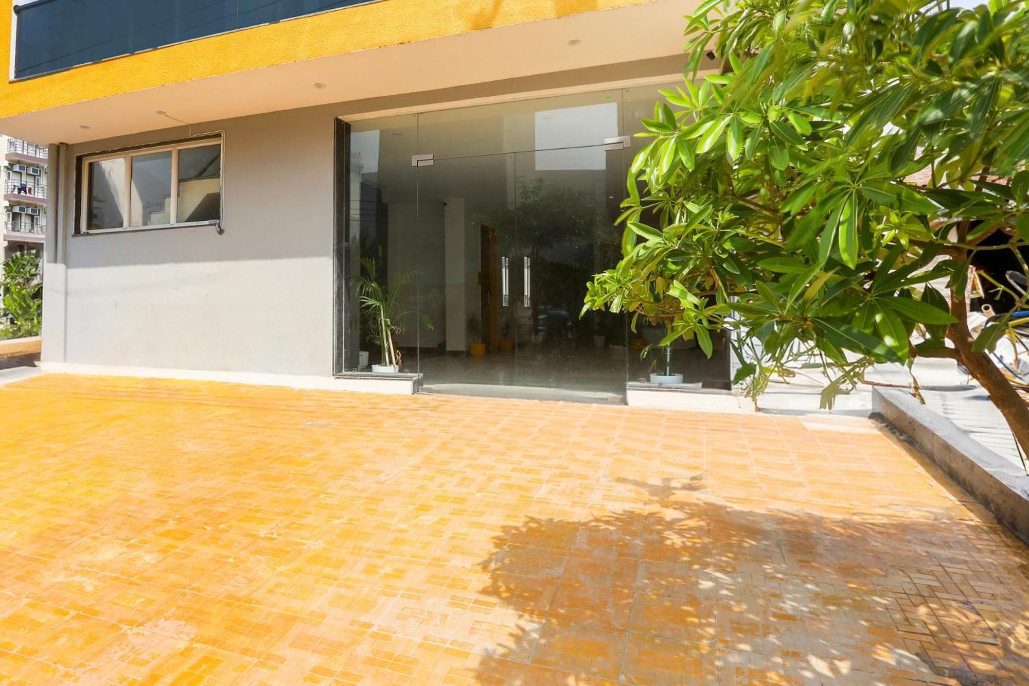 Hotel Super Townhouse Sector 69