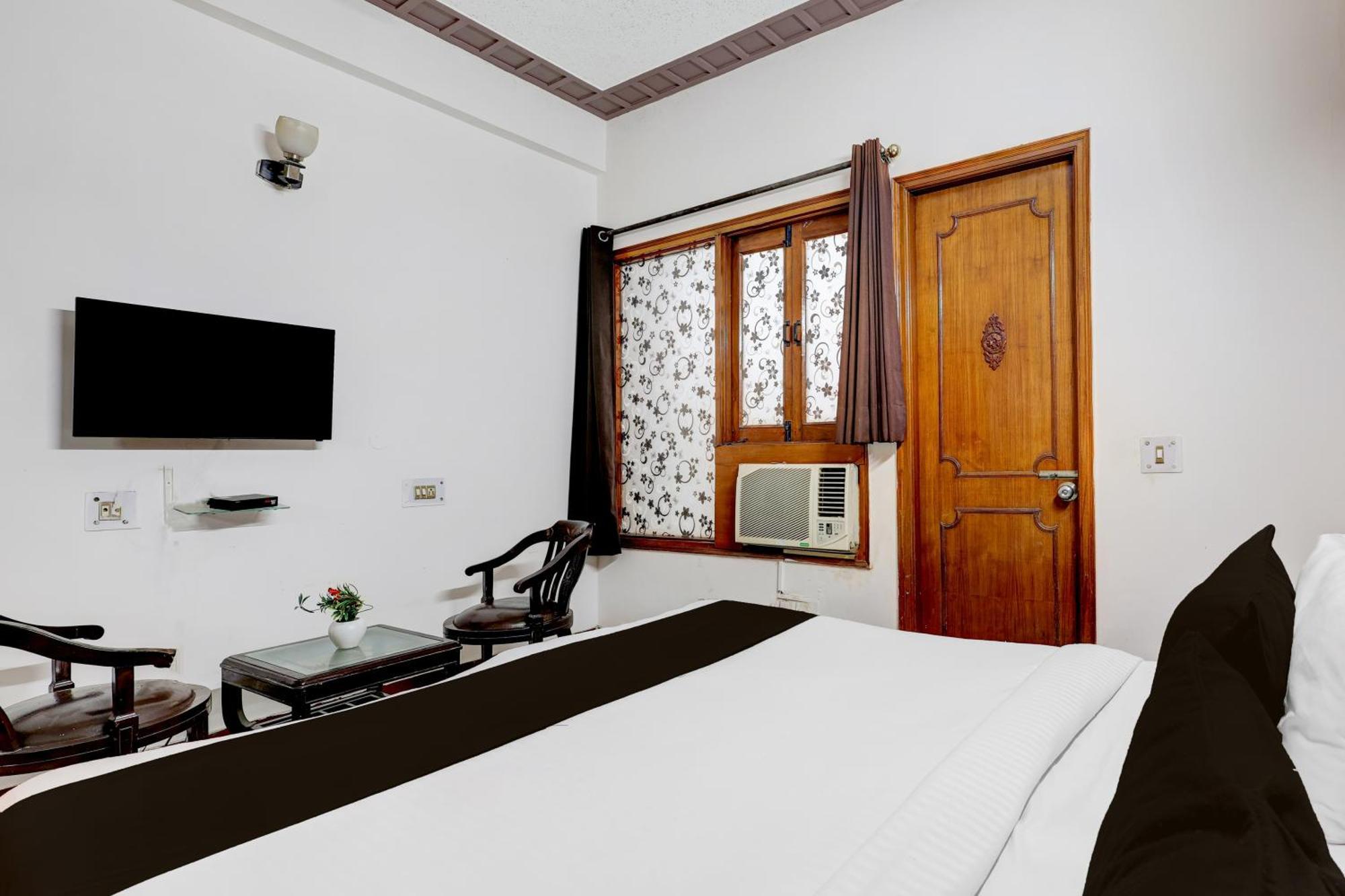 Hotel Hotel O Traika Inn Gurgaon