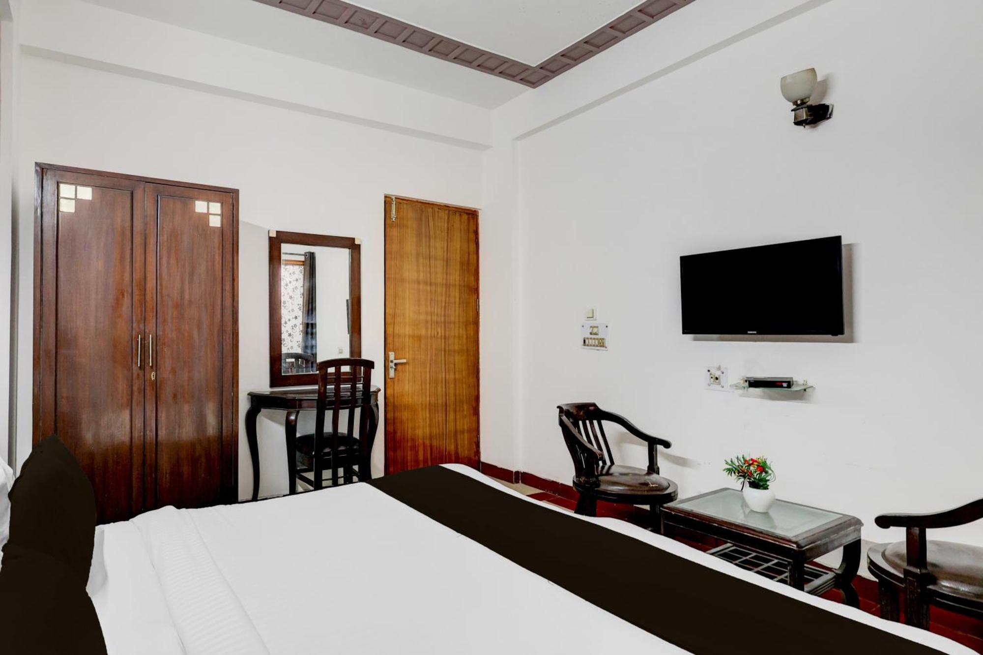 Hotel O Traika Inn Gurgaon
