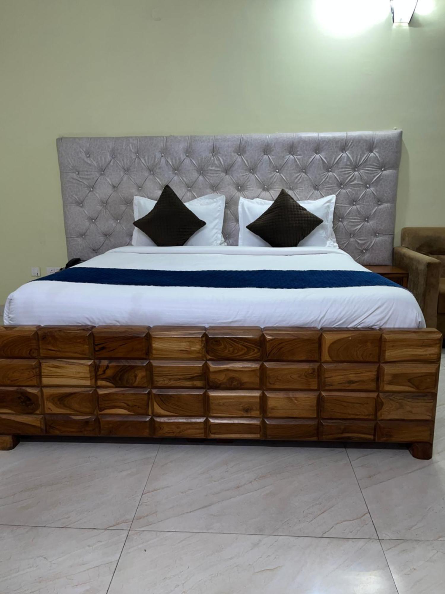 Vinayak Sector 43 Gurgaon