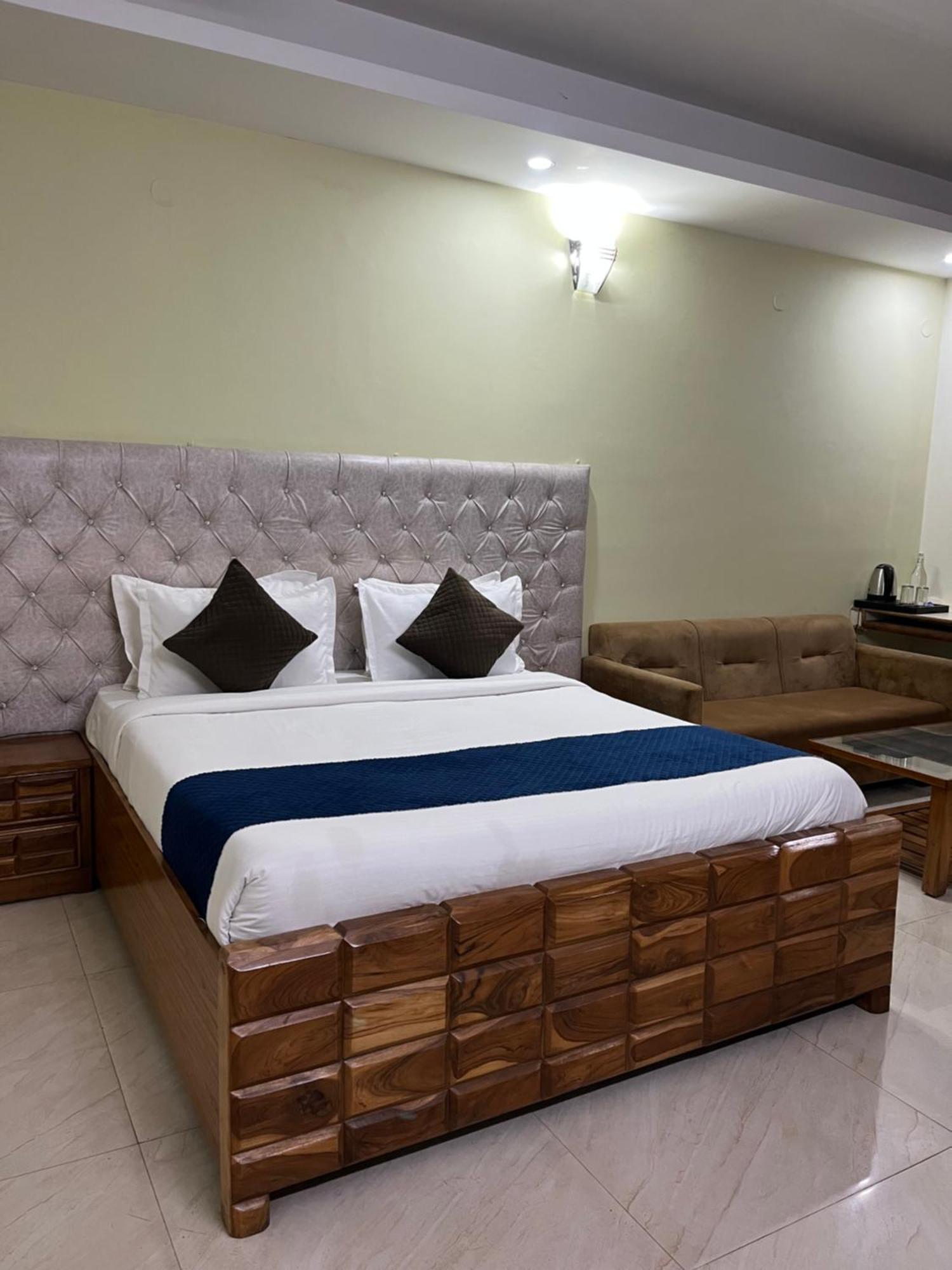 Vinayak Sector 43 Gurgaon
