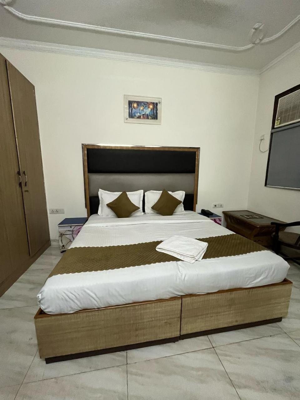 Vinayak Sector 43 3* Gurgaon