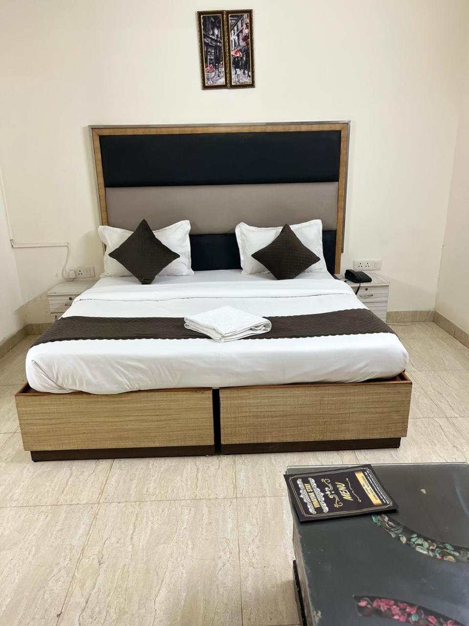 Vinayak Sector 43 Hotel Gurgaon