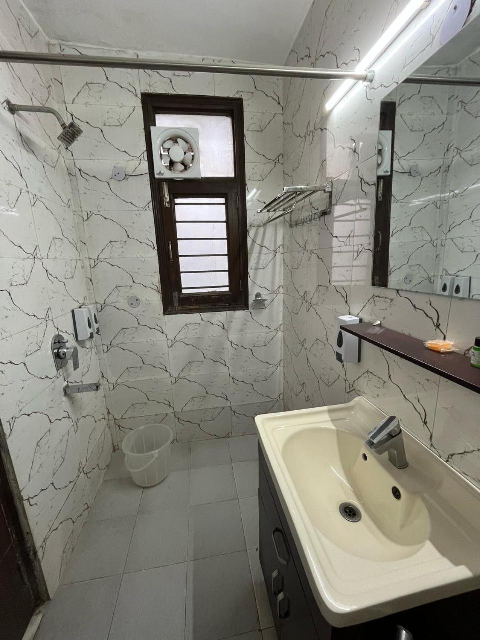Vinayak Sector 43 3* Gurgaon