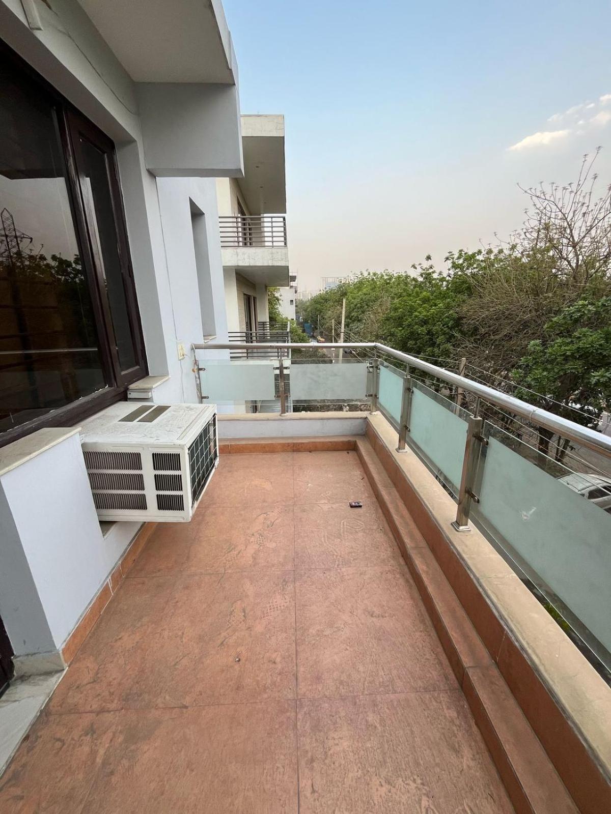 Vinayak Sector 43
