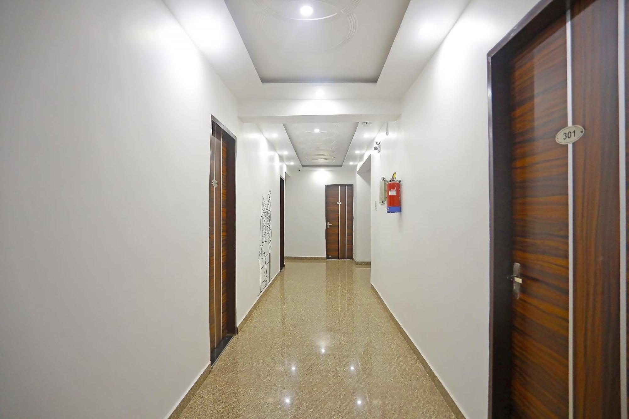 Hotel Super Townhouse Cloud Bay, Near Genpact, Sector-69, 4*