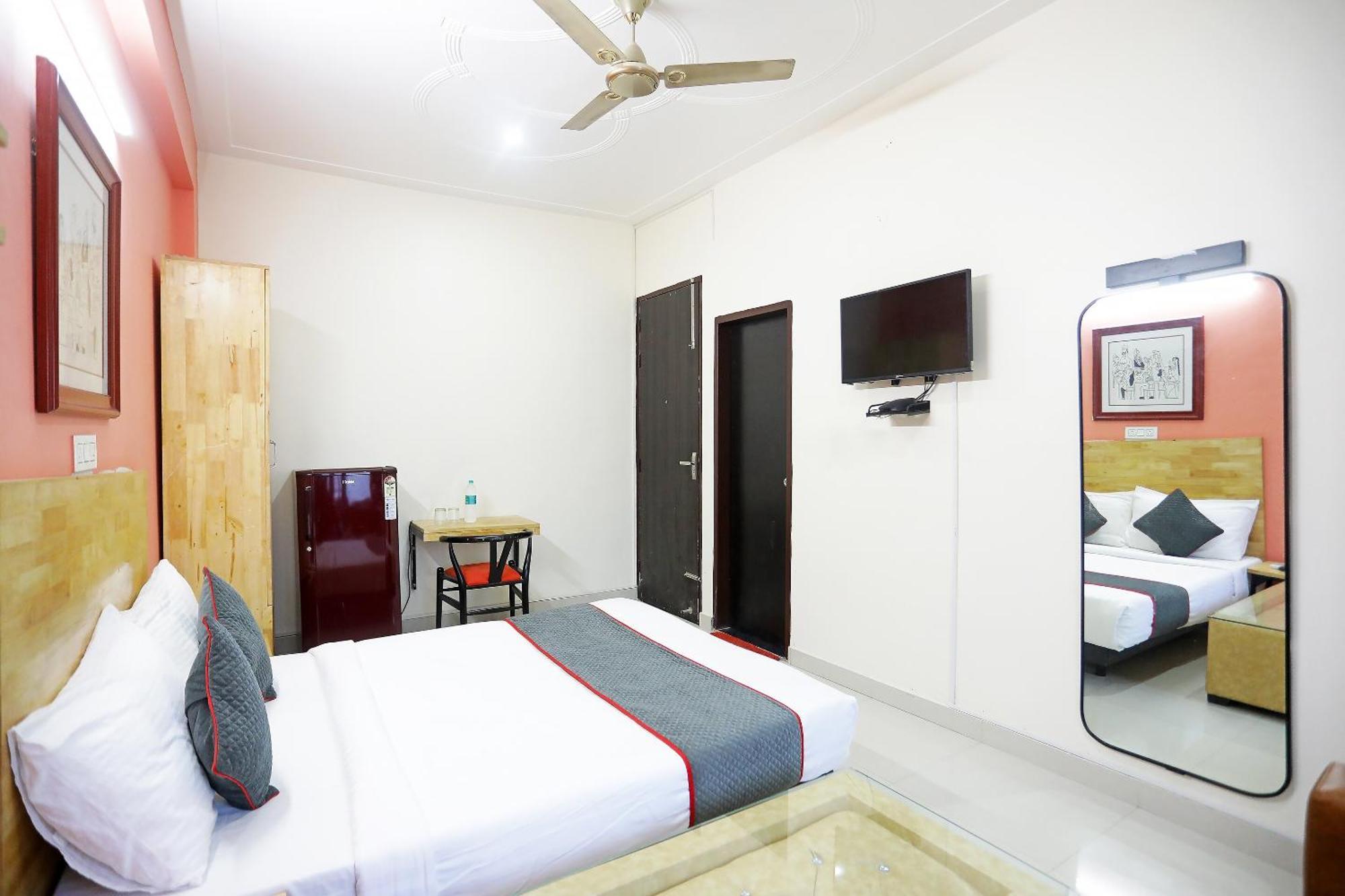 Hotel Super Townhouse Cloud Bay, Near Genpact, Sector-69, 4*
