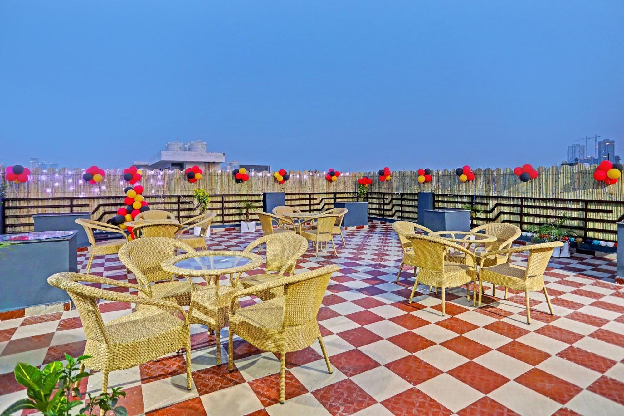 Hotel Super Townhouse Cloud Bay, Near Genpact, Sector-69,