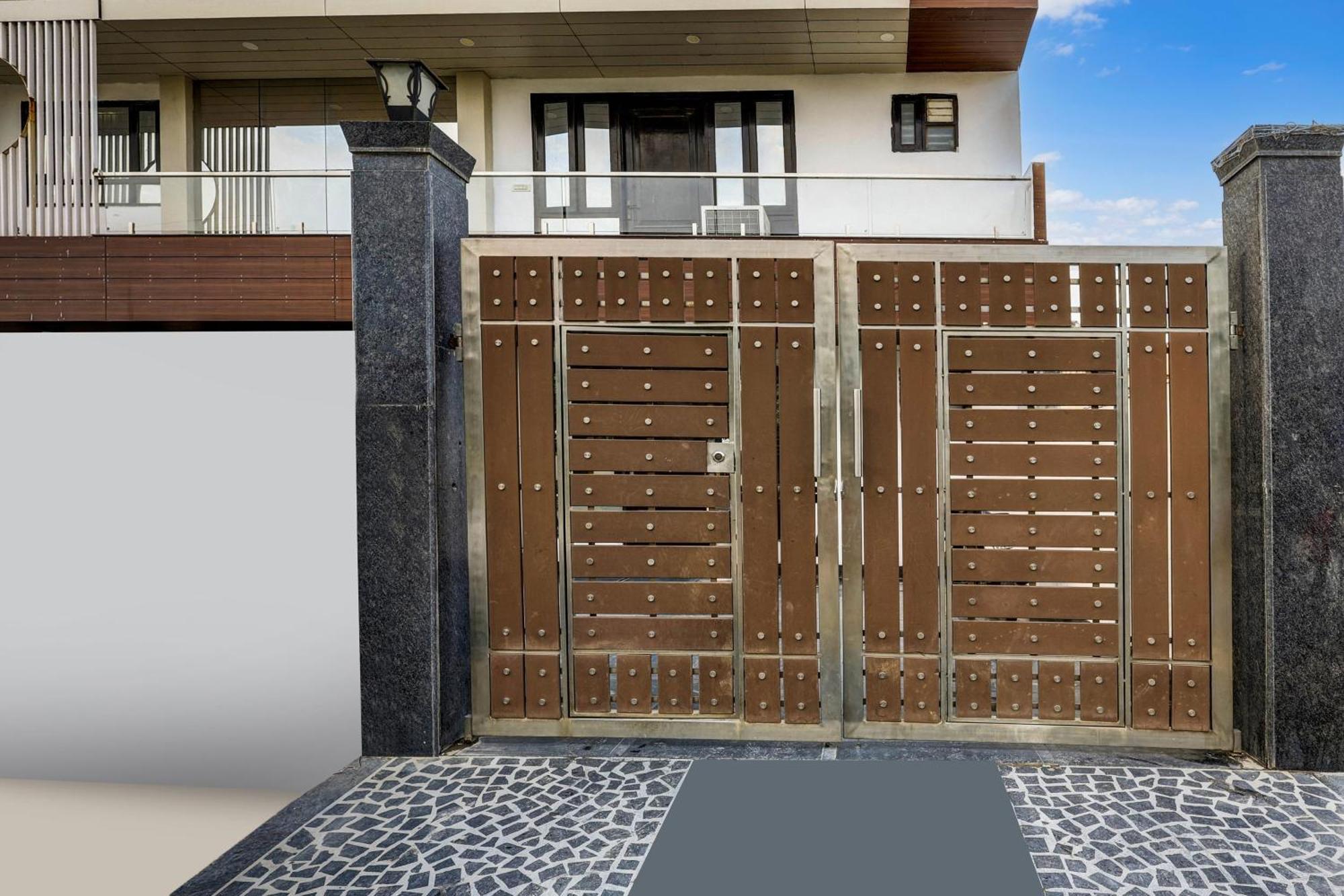 Super Townhouse Mayfield Garden Nearby Golf Course Road Hotel