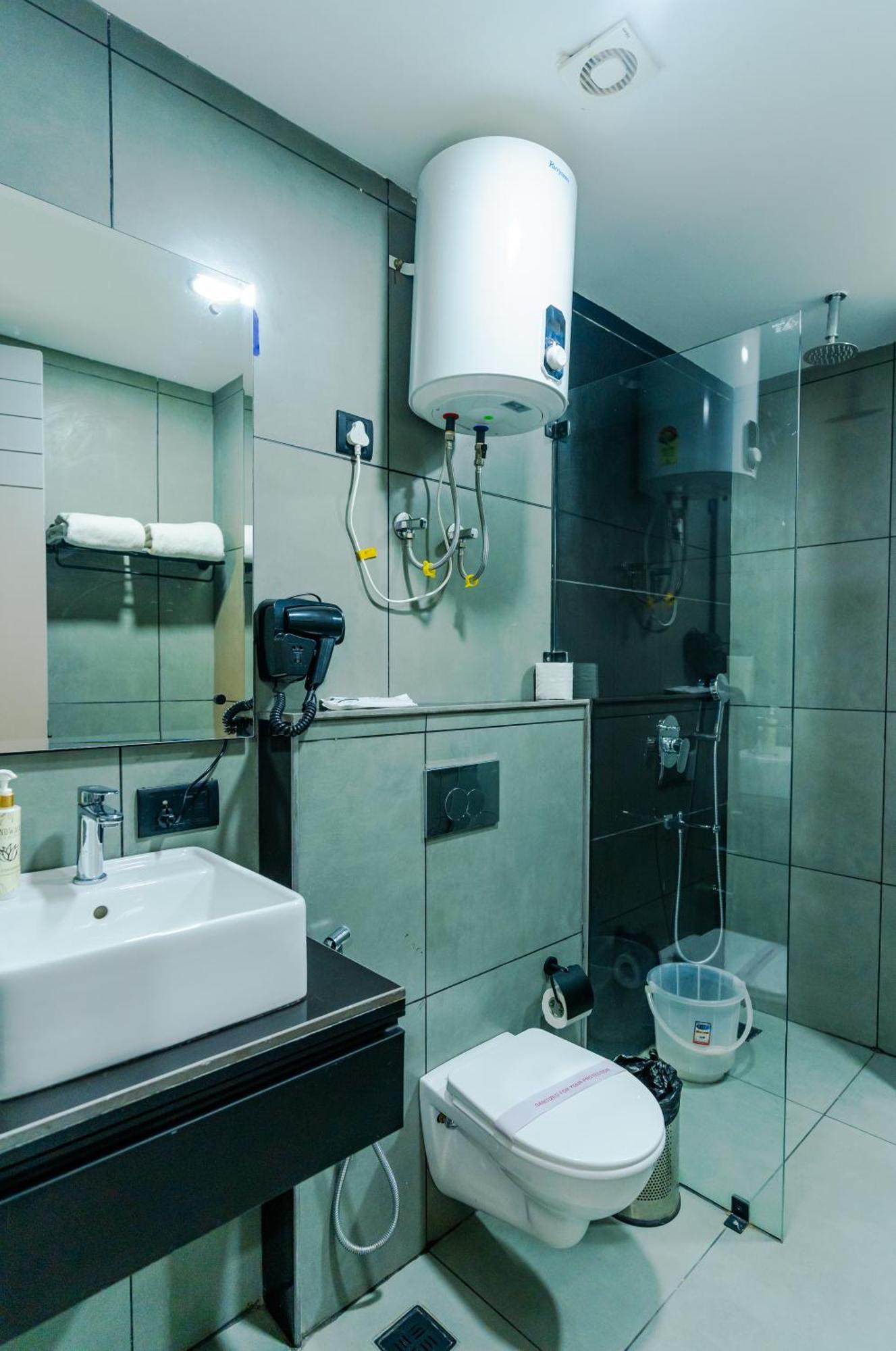 Bedchambers Luxury Near Golf Course Road Apartment Gurgaon