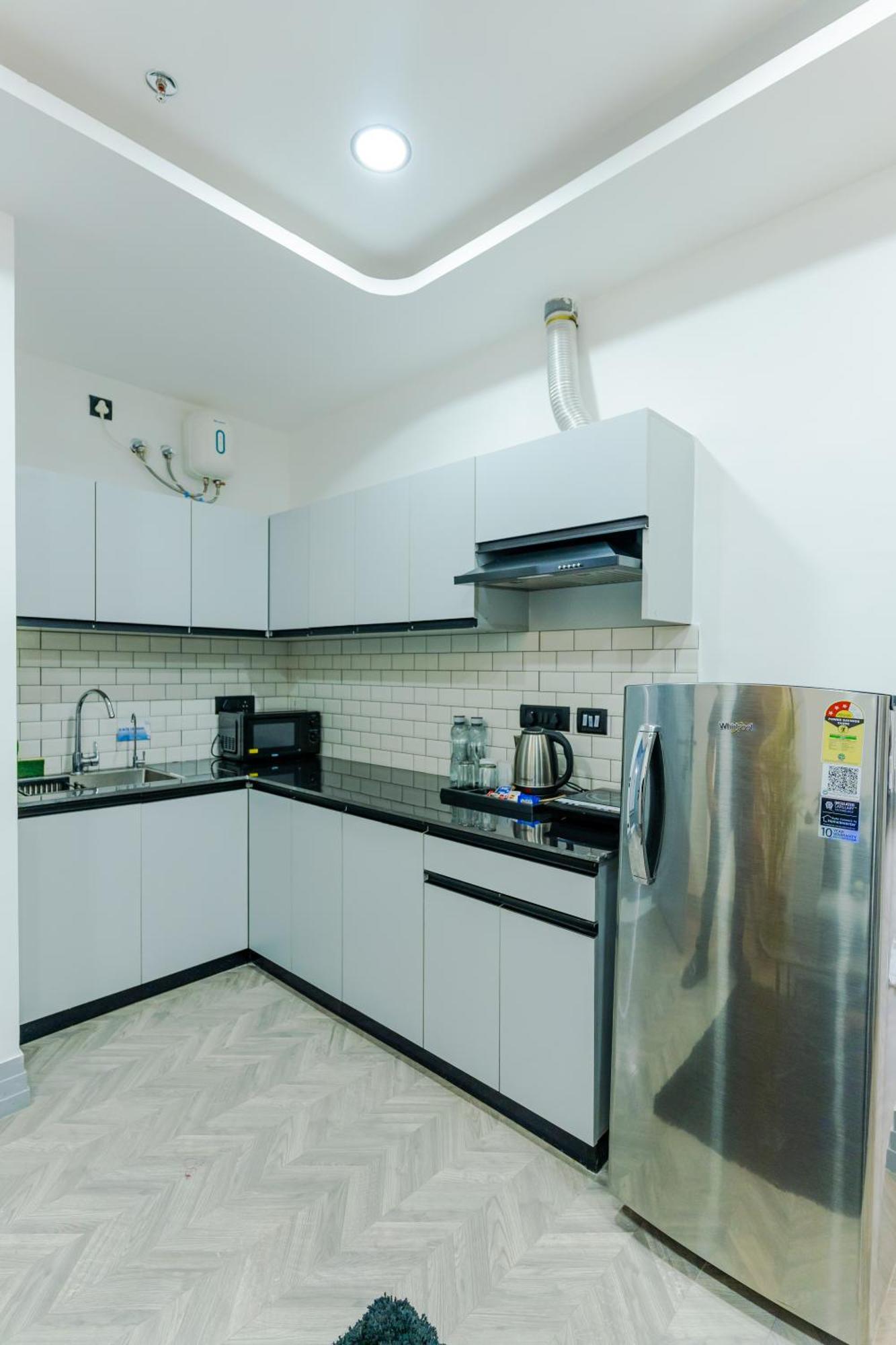 Apartment Bedchambers Luxury Near Golf Course Road *