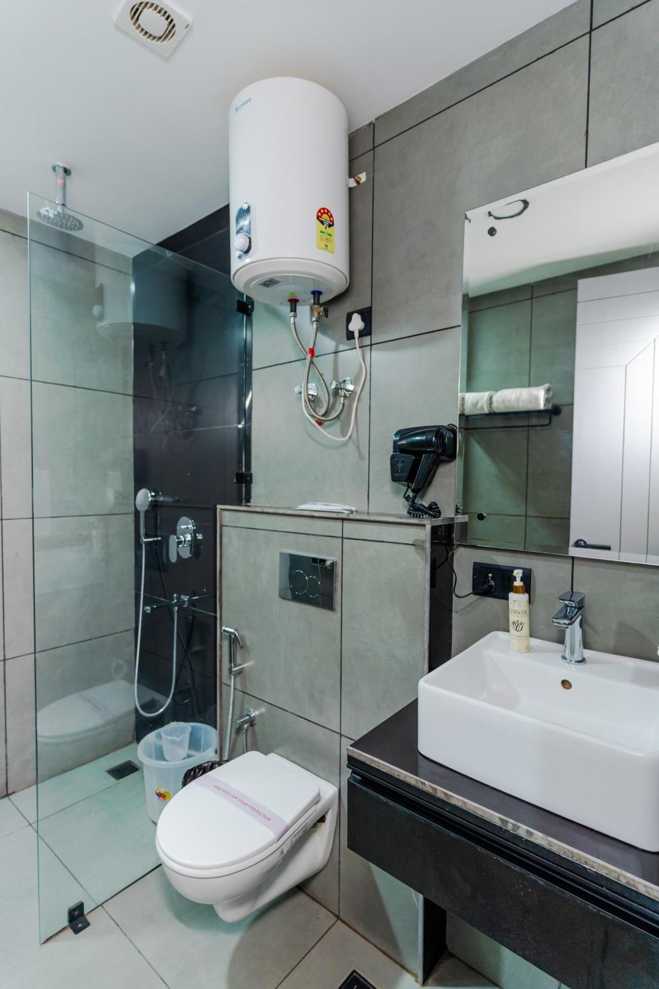 Apartment Bedchambers Luxury Near Golf Course Road *