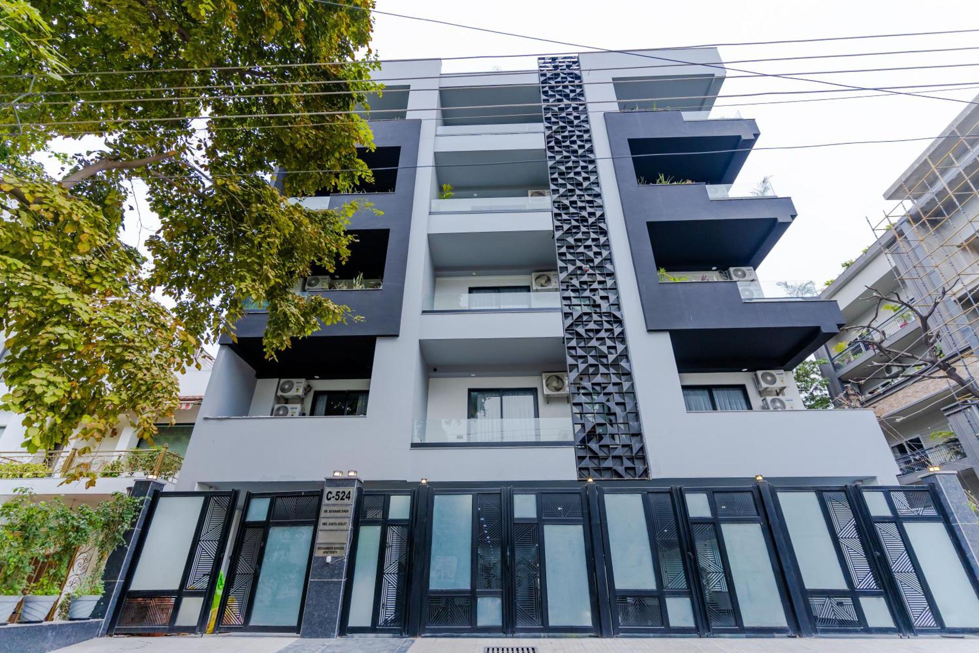 Bedchambers Luxury Near Golf Course Road * Gurgaon