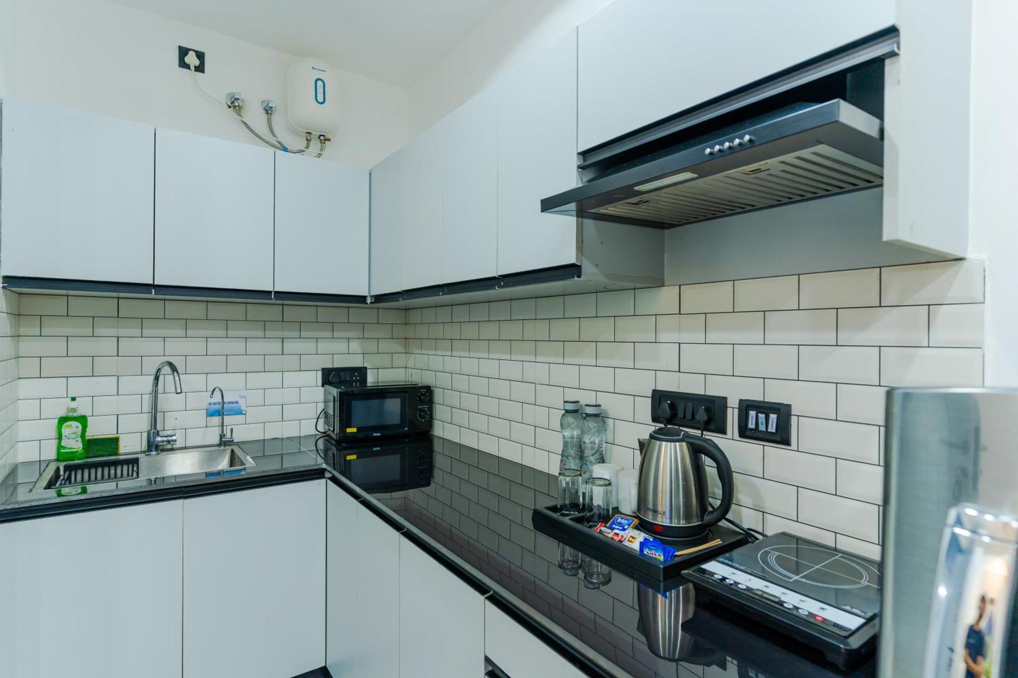 Apartment Bedchambers Luxury Near Golf Course Road