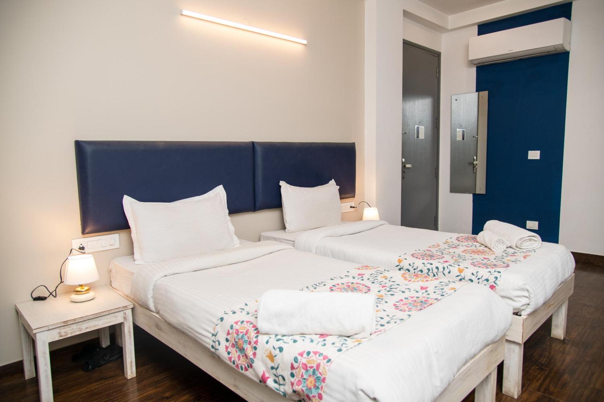 Vamsor Heights 30 3* Gurgaon