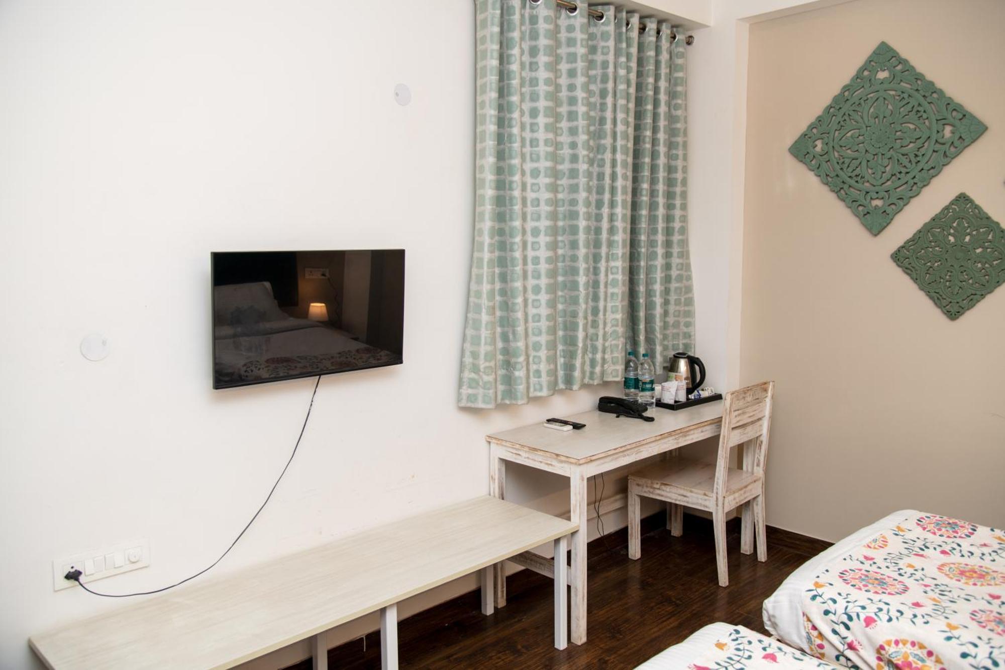 Hotel Vamsor Heights 30 Gurgaon