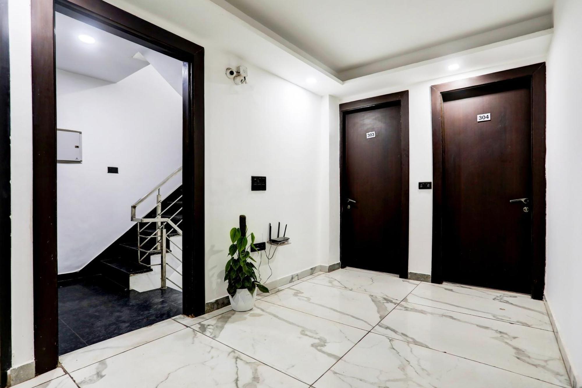 Super Townhouse Sector 52 Near Artemis Hospital *
