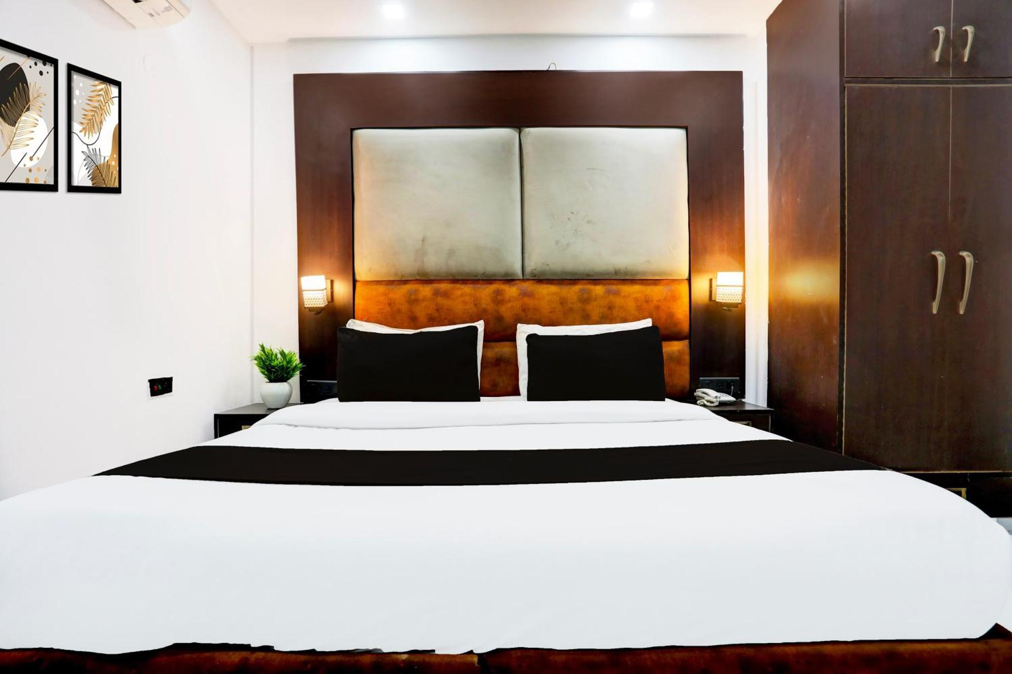 Super Townhouse Sector 52 Near Artemis Hospital Hotel *
