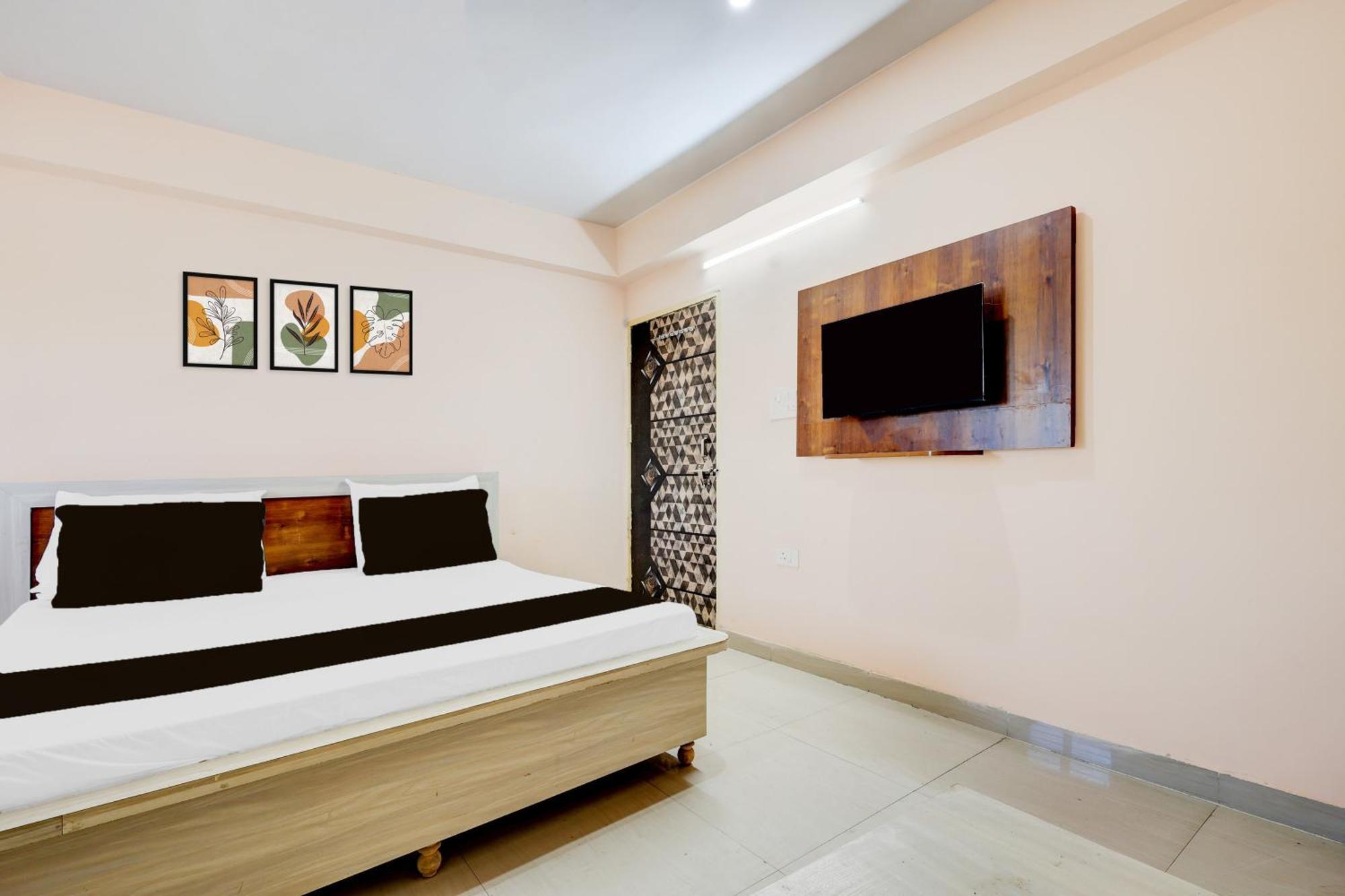 O Radhe Hotel 3*
