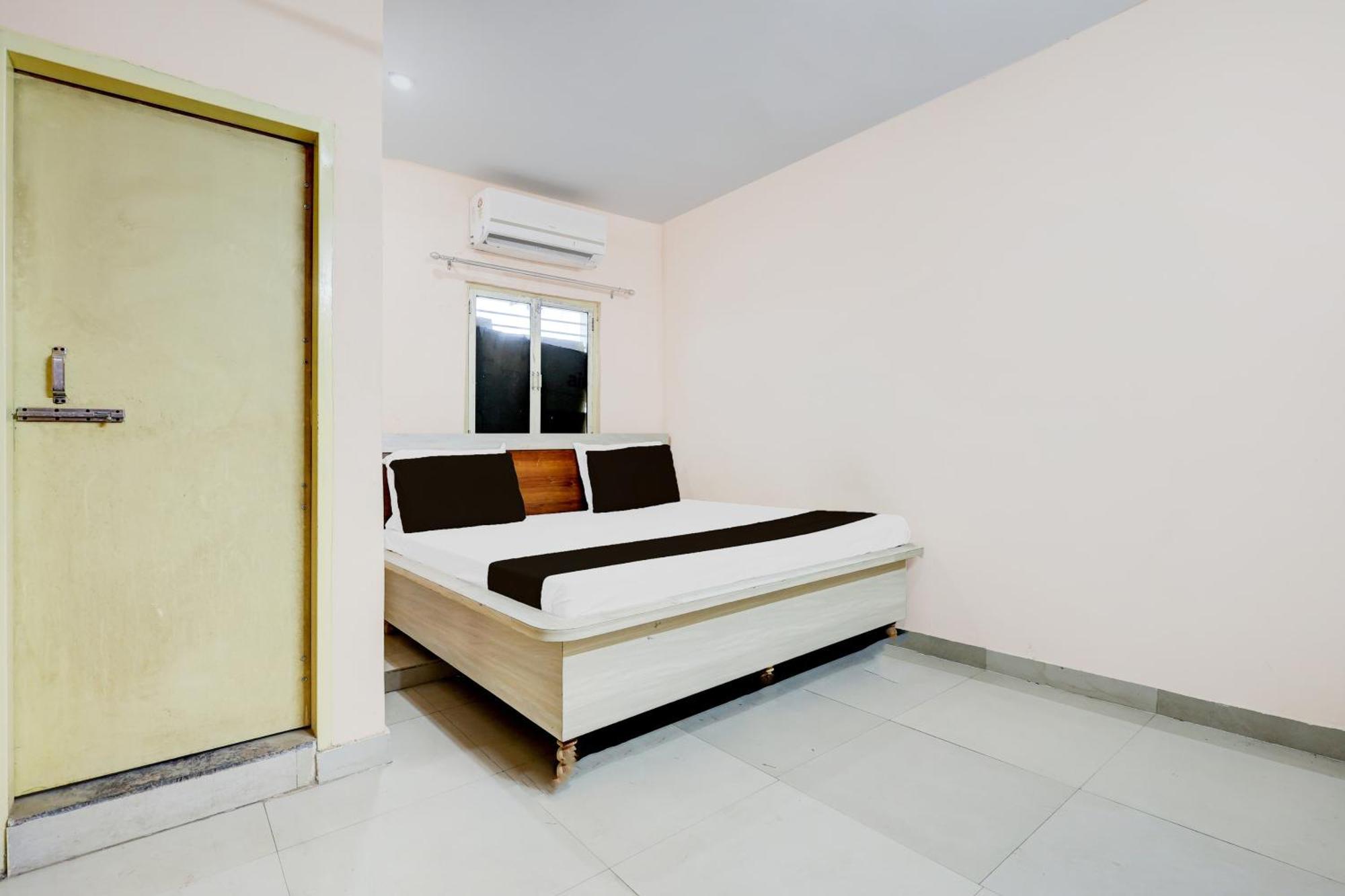 Hotel O Radhe 3*