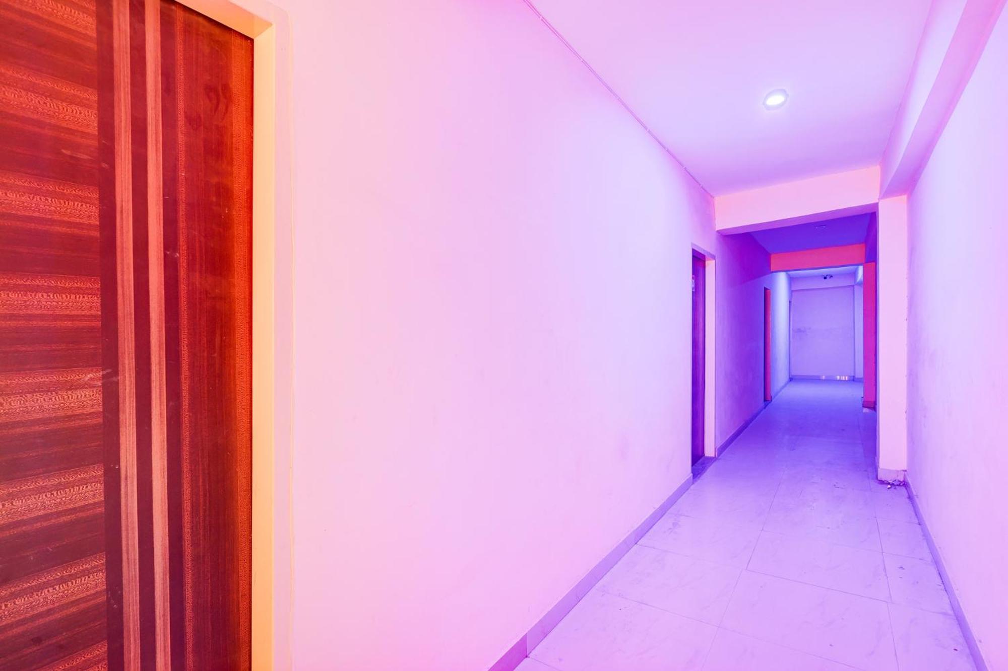 O Radhe Hotel 3*