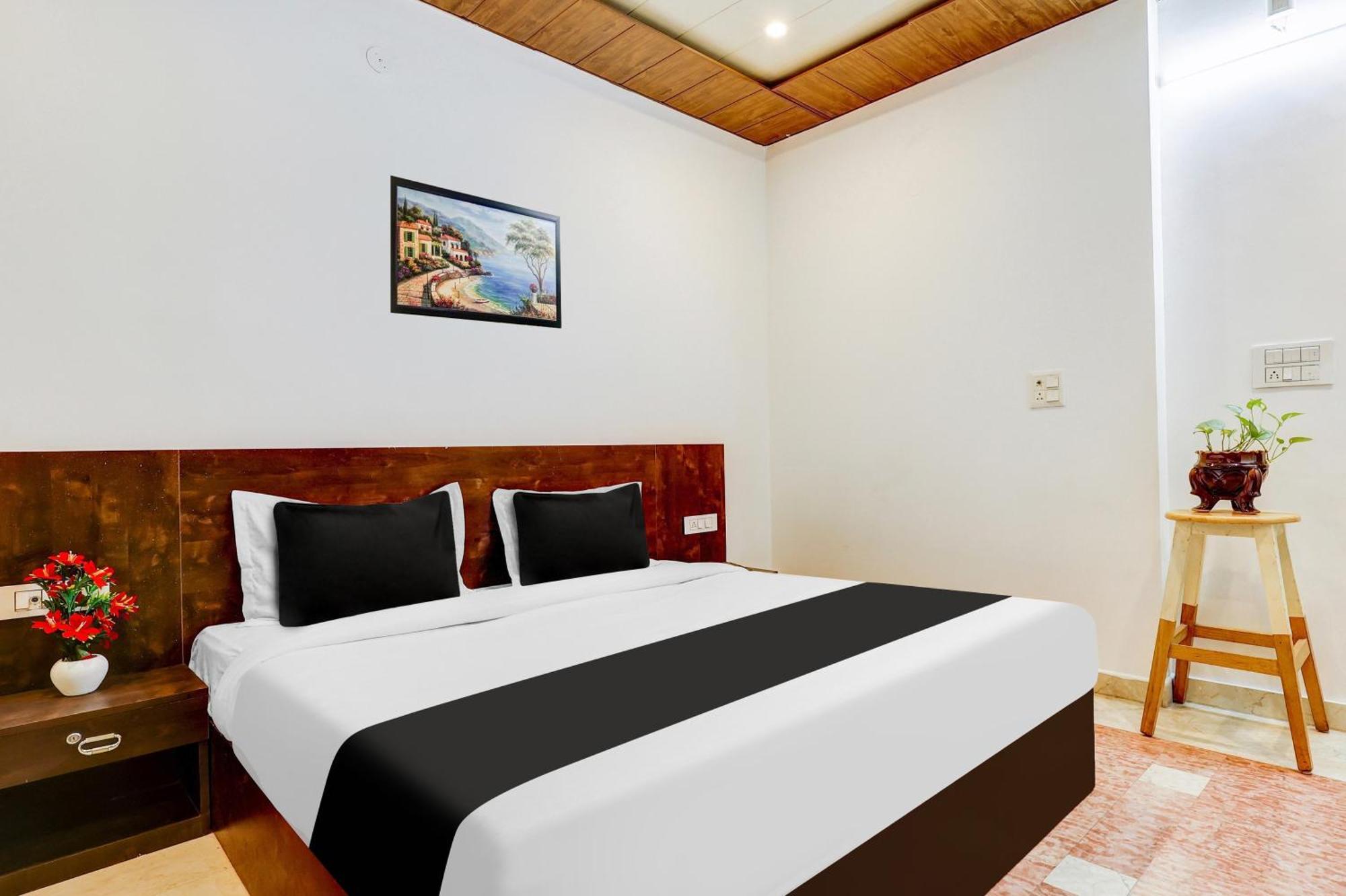 Super Townhouse Mayfield Garden Nearby Golf Course Road Gurgaon