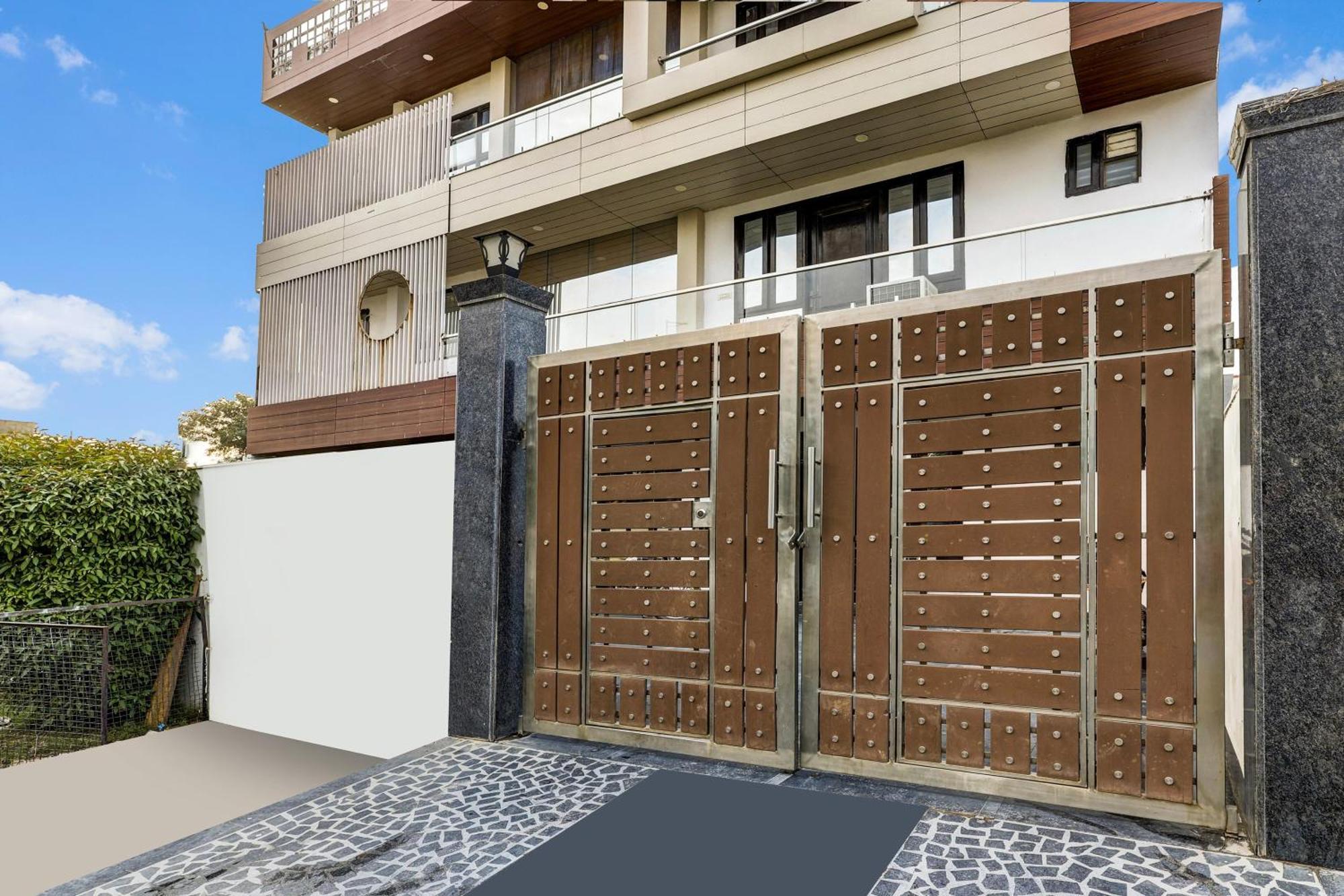 Super Townhouse Mayfield Garden Nearby Golf Course Road Hotel