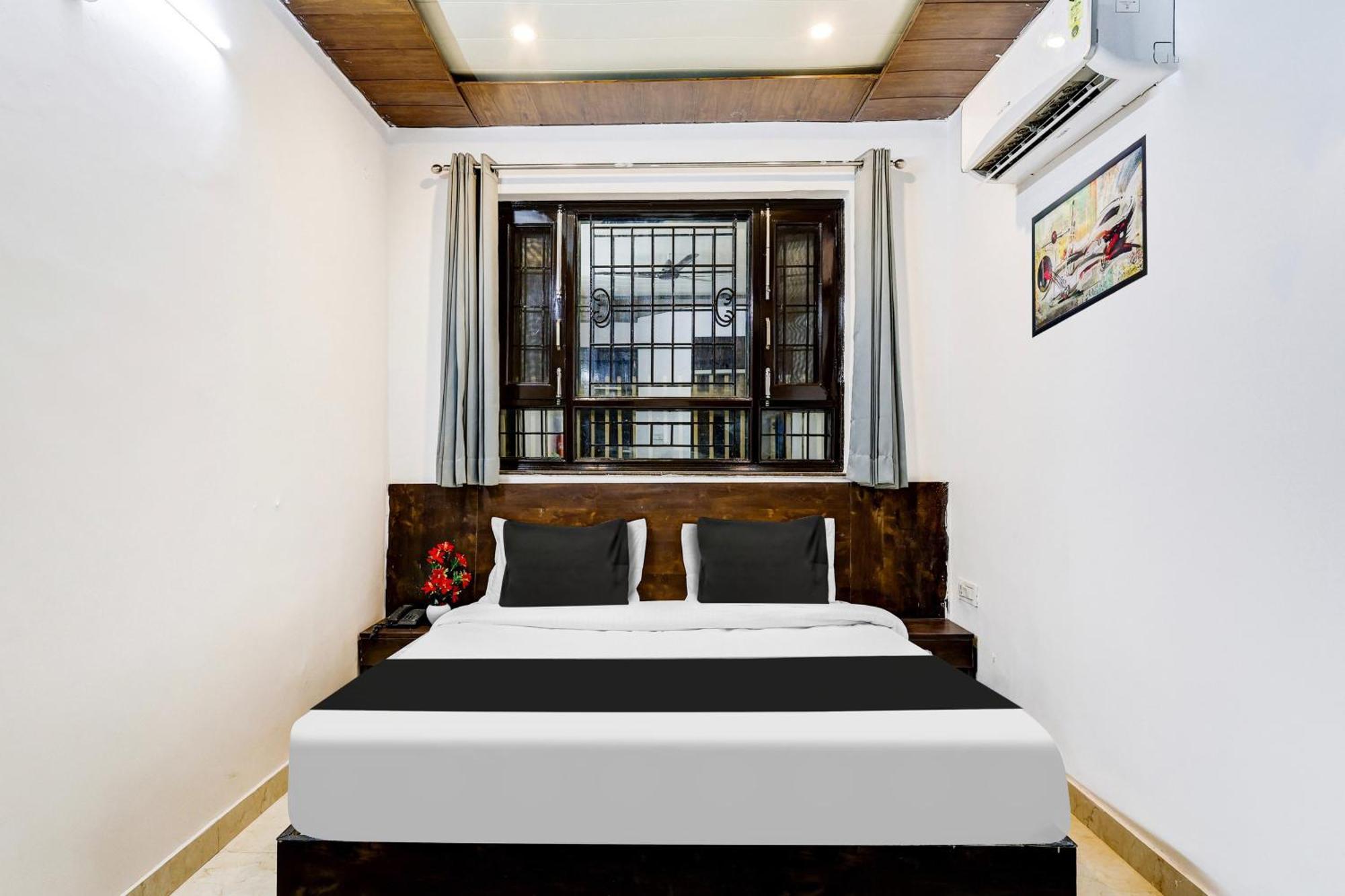 Super Townhouse Mayfield Garden Nearby Golf Course Road Hotel Gurgaon